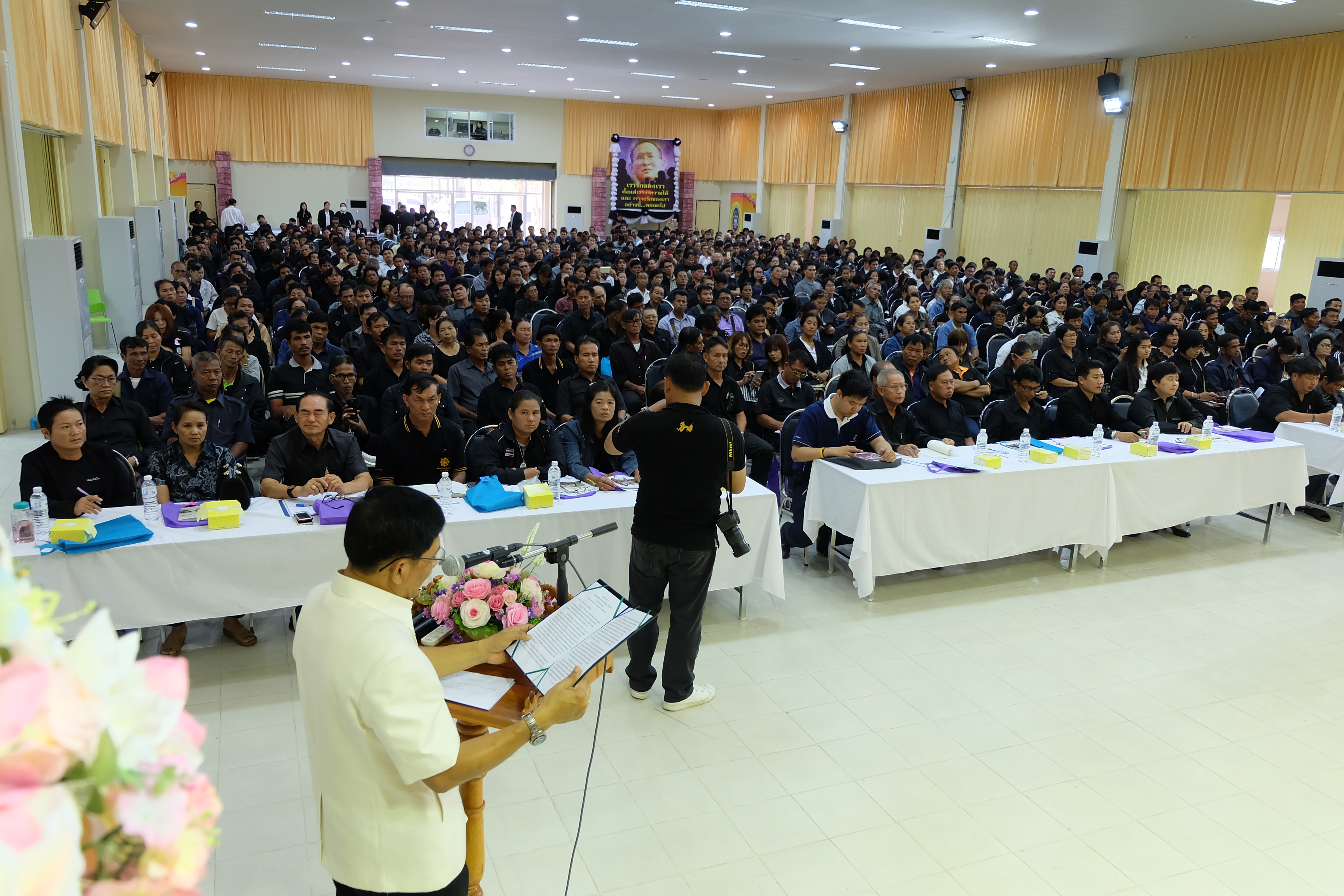 #สุโขทัย ดินแดนแห่งความสุข #วันที่ 24 พฤศจิกายน 2559 เวลา 09.00 น. สำนักงานพัฒนาชุมชนจังหวัดสุโขทัย จัดการประชุมเชิงปฏิบัติการวิทยากรสัมมาชีพชุมชนระดับจังหวัด โดยมีปราชญ์ชุมชนเข้าร่วมกว่า 800 คน ณ ห้องประชุมวรรณกลาง สถาบันการพลศึกษา วิทยาเขตสุโขทัย

นา