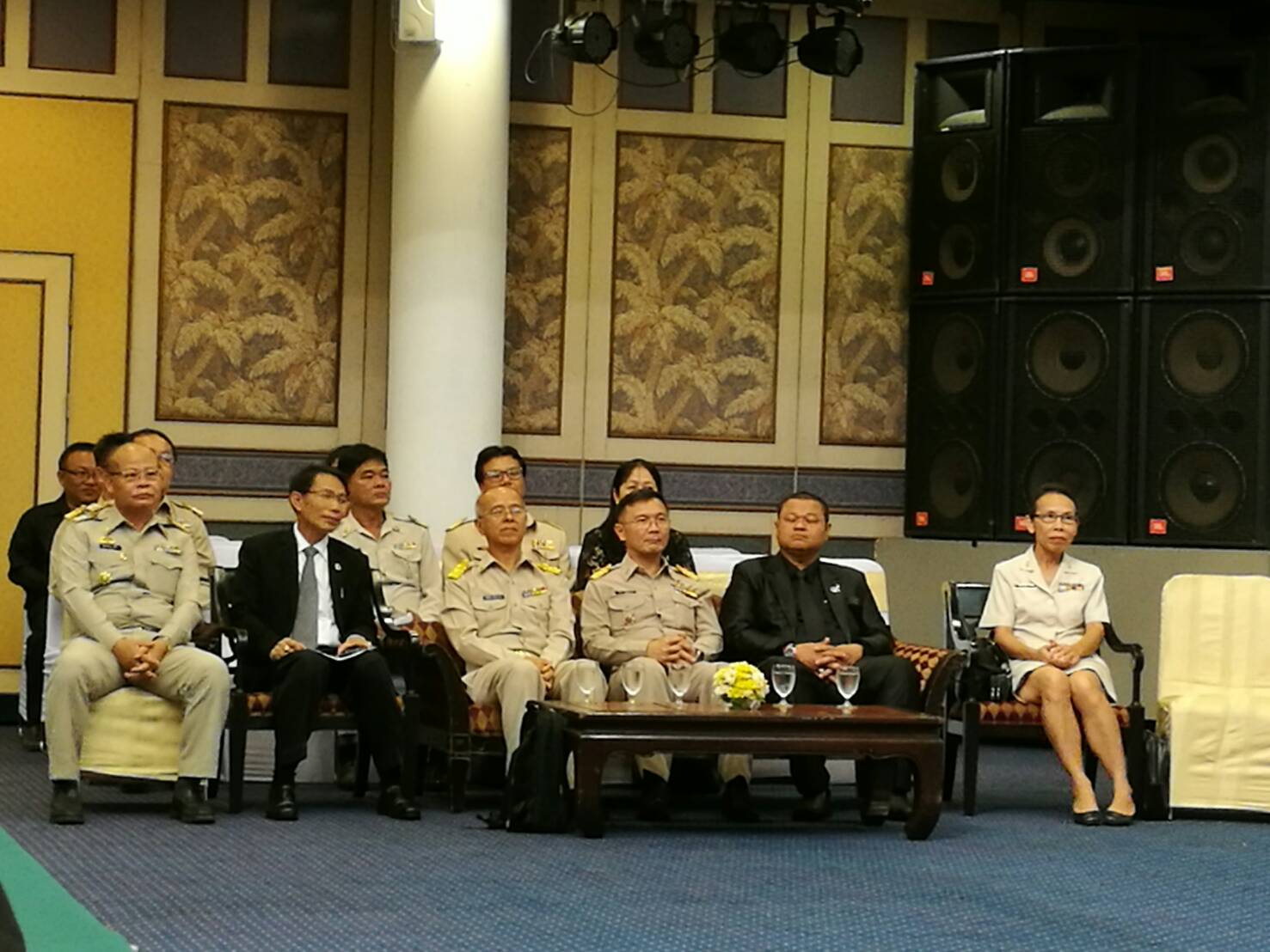 #สุโขทัย ดินแดนแห่งความสุข #วันที่ 25 พฤศจิกายน  2559 นายสุวิน  พึ่งเงิน  พัฒนนาการจังหวัดสุโขทัย มอบหมายให้นางวิภาดา  คำแผน นักวิชาการพัฒนาชุมชนชำนาญการ พร้อมด้วยนักวิชาการพัฒนาชุมชนที่รับผิดชอบงานกองทุนแม่ของแผ่นดินทั้ง 9 อำเภอ และประธาน  คณะกรรมการกอง