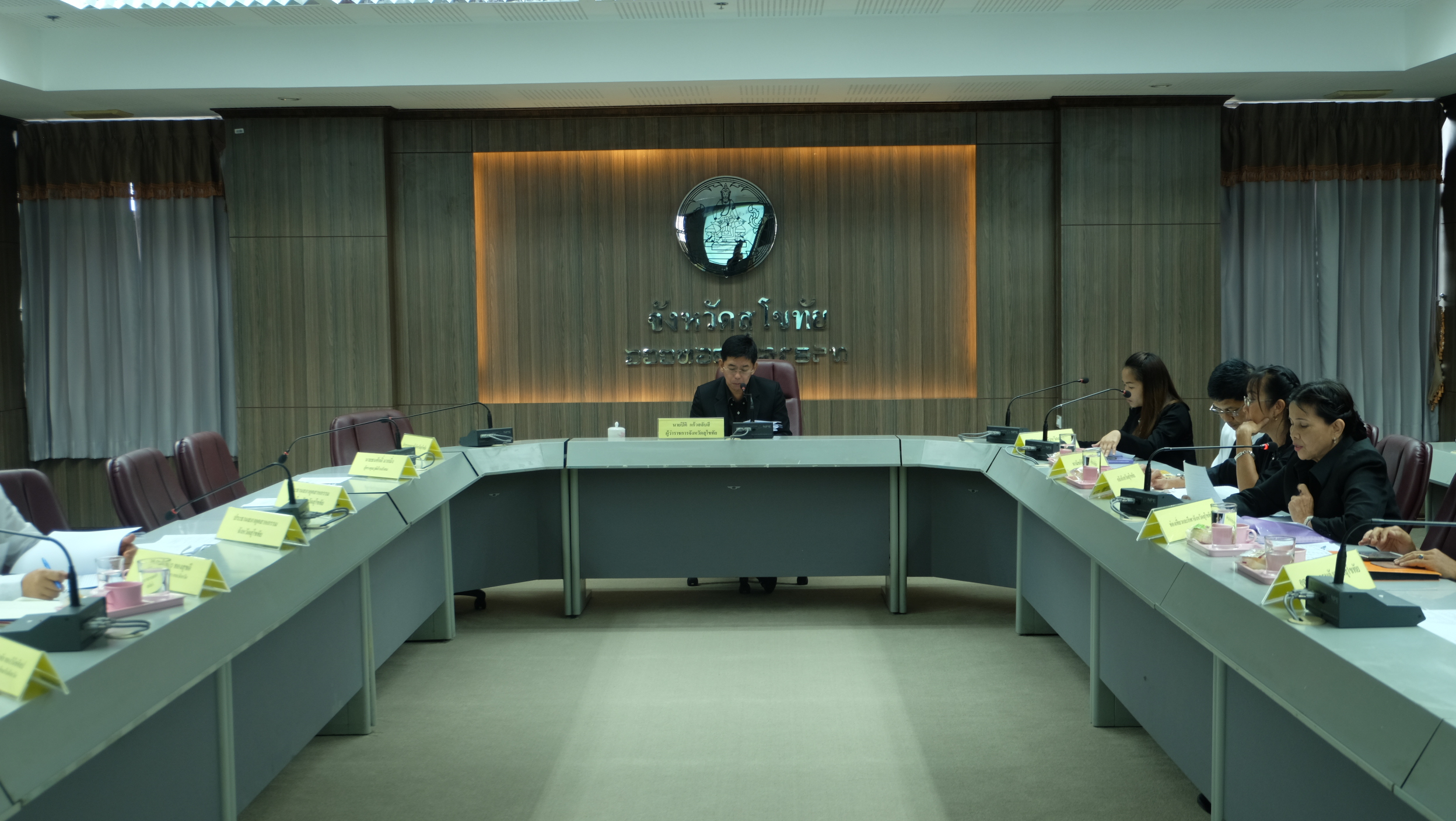 #สุโขทัย ดินแดนแห่งความสุข #วันที่ 25 พฤศจิกายน  2559 เวลา 13.00 น.  นายสุวิน  พึ่งเงิน  พัฒนาการจังหวัดสุโขทัย เข้าประชุมคณะกรรมการร่วมภาครัฐและเอกชนเพื่อพัฒนาและแก้ไขปัญหาทางเศรษฐกิจจังหวัด (กรอ.จังหวัด)สุโขทัย ครั้งที่ 1/2560  ณ ห้องประชุมศรีนคร ชั้น