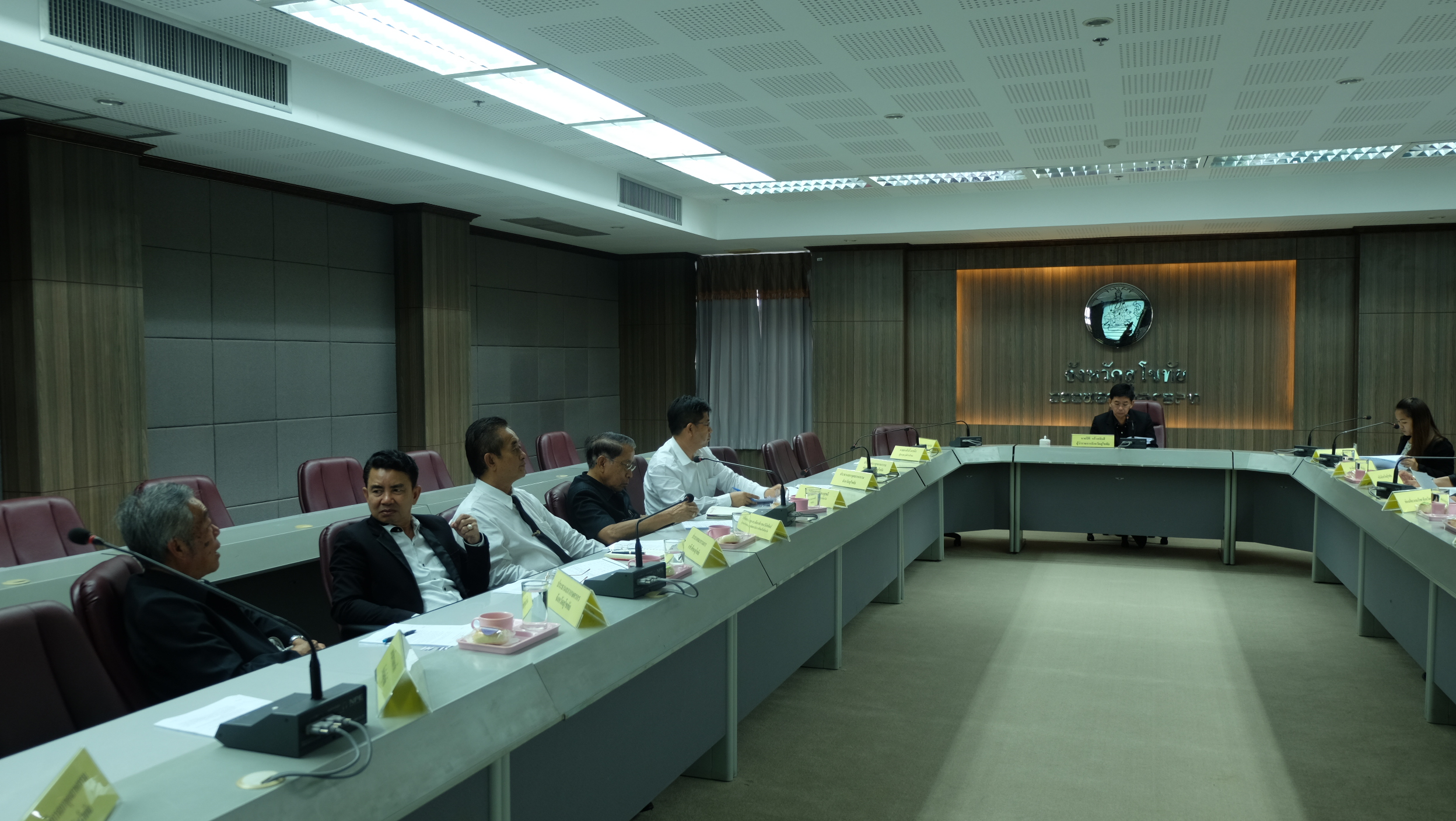 #สุโขทัย ดินแดนแห่งความสุข #วันที่ 25 พฤศจิกายน  2559 เวลา 13.00 น.  นายสุวิน  พึ่งเงิน  พัฒนาการจังหวัดสุโขทัย เข้าประชุมคณะกรรมการร่วมภาครัฐและเอกชนเพื่อพัฒนาและแก้ไขปัญหาทางเศรษฐกิจจังหวัด (กรอ.จังหวัด)สุโขทัย ครั้งที่ 1/2560  ณ ห้องประชุมศรีนคร ชั้น