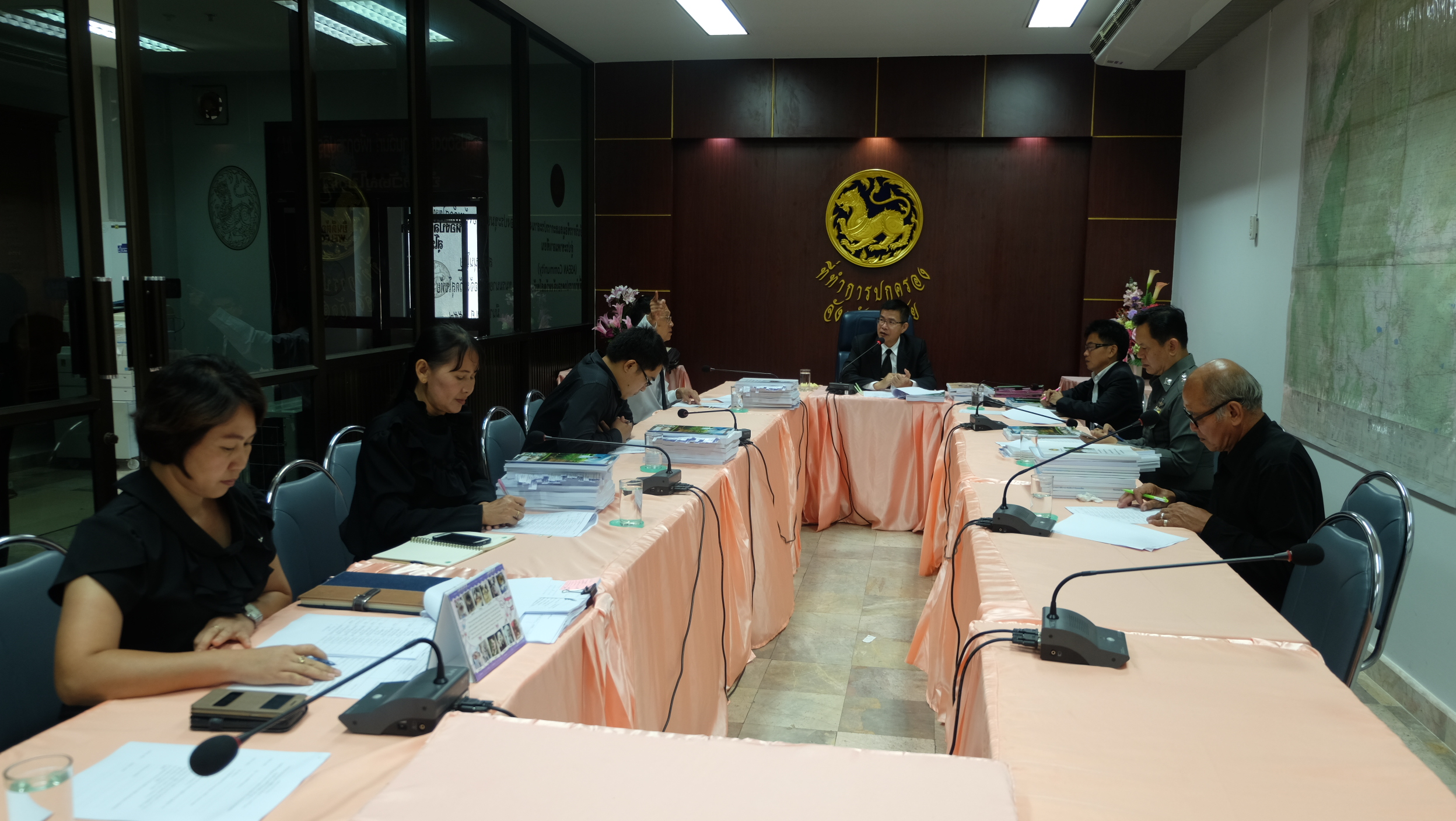 #สุโขทัย ดินแดนแห่งความสุข #วันที่ 25 พฤศจิกายน  2559 เวลา 14.00 น.  นายสุวิน  พึ่งเงิน  พัฒนาการจังหวัดสุโขทัย มอบหมายให้  นางสายหยุด  แสงดาว    นักวิชาการพัฒนาชุมชนชำนาญการเข้าประชุมคณะกรรมการตรวจสอบการปฏิบัติงานกำนันผู้ใหญ่บ้านฯ ณ ห้องประชุมที่ทำการปก