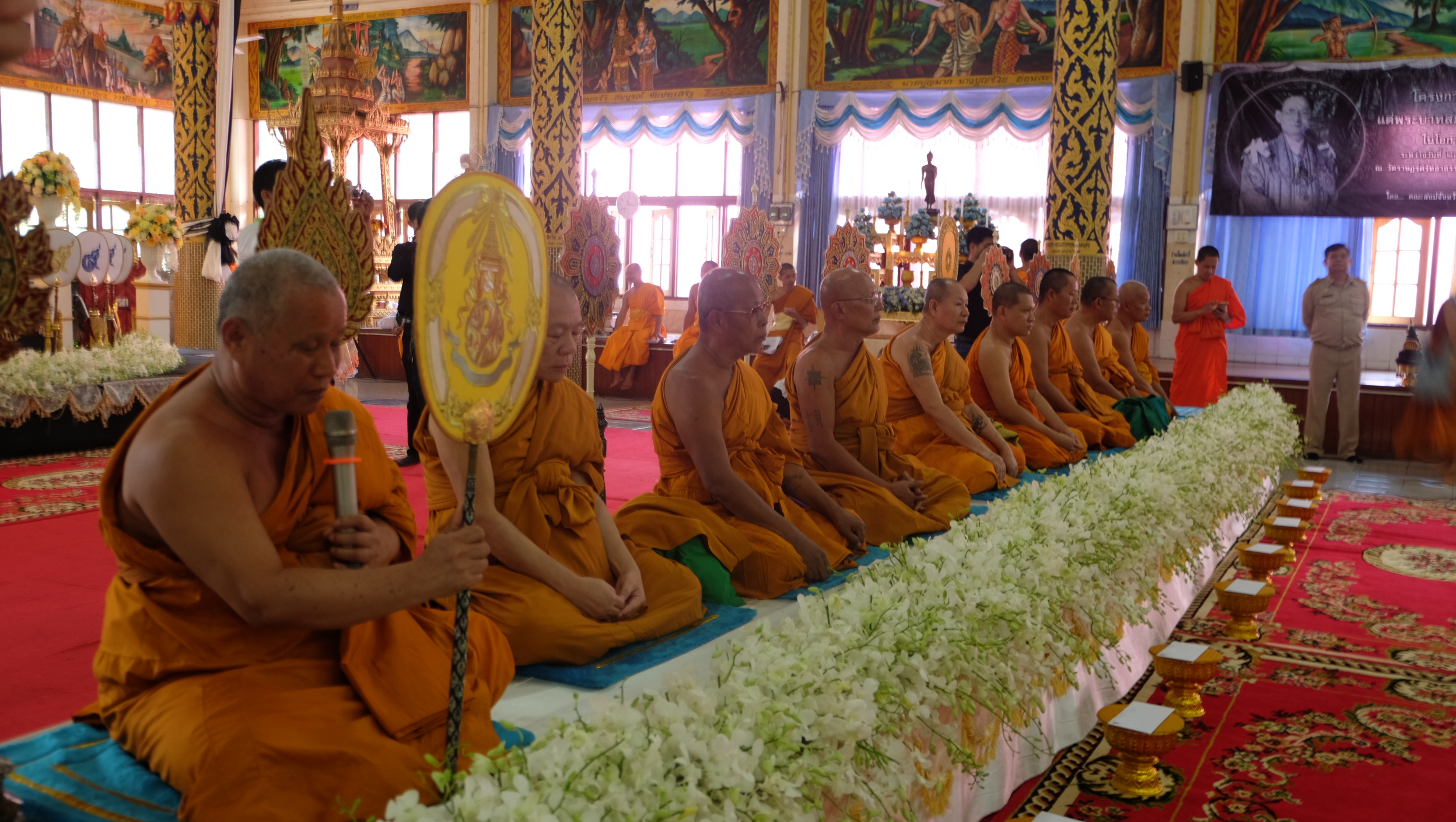 #สุโขทัย ดินแดนแห่งความสุข #วันที่ 28 พฤศจิกายน  2559 นายสุวิน  พึ่งเงิน พัฒนาการจังหวัดสุโขทัย พร้อมด้วยข้าราชการสังกัดสำนักงานพัฒนาชุมชนจังหวัดสุโขทัย  ร่วมในพิธีอุปสมบทหมู่ 89 รูป เพื่อถวายเป็นพระราชกุศล แด่พระบาทสมเด็จพระปรมินทรมหาภูมิพลอดุลยเดช ในพิ