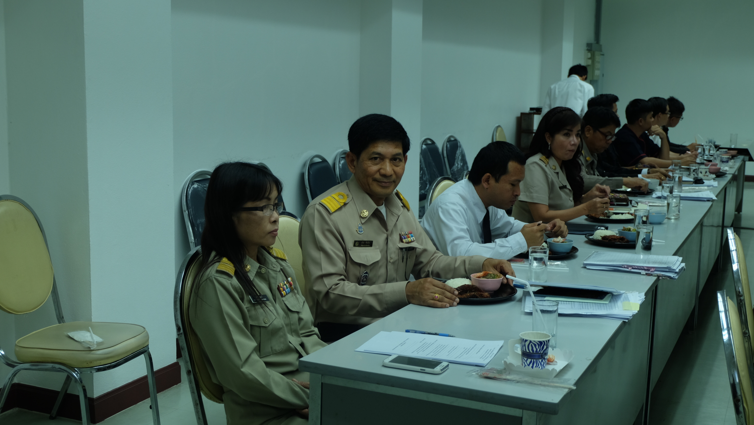 #สุโขทัย ดินแดนแห่งความสุข #วันที่ 29 พฤศจิกายน  2559   นายสุวิน  พึ่งเงิน  พัฒนาการจังหวัดสุโขทัย ได้เข้าประชุมจังหวัดสุโขทัยพบสื่อมวลชน        ณ ห้องประชุมศาลากลางจังหวัดสุโขทัย ชั้น 4 โดยมีนายปิติ  แก้วสลับสี ผู้ว่าราชการจังหวัดสุโขทัย เป็นประธานในการ