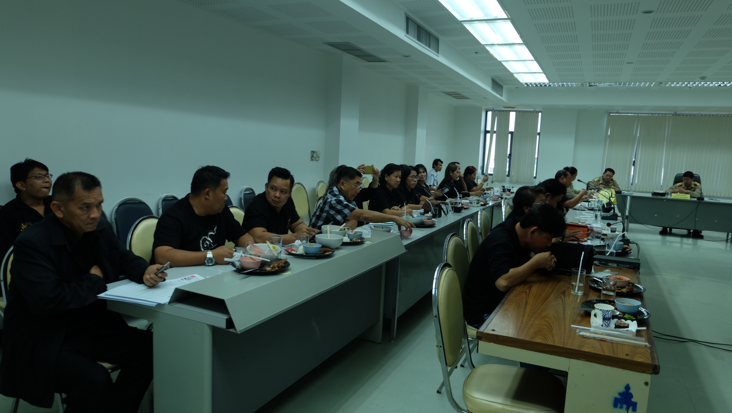 #สุโขทัย ดินแดนแห่งความสุข #วันที่ 29 พฤศจิกายน  2559   นายสุวิน  พึ่งเงิน  พัฒนาการจังหวัดสุโขทัย ได้เข้าประชุมจังหวัดสุโขทัยพบสื่อมวลชน        ณ ห้องประชุมศาลากลางจังหวัดสุโขทัย ชั้น 4 โดยมีนายปิติ  แก้วสลับสี ผู้ว่าราชการจังหวัดสุโขทัย เป็นประธานในการ