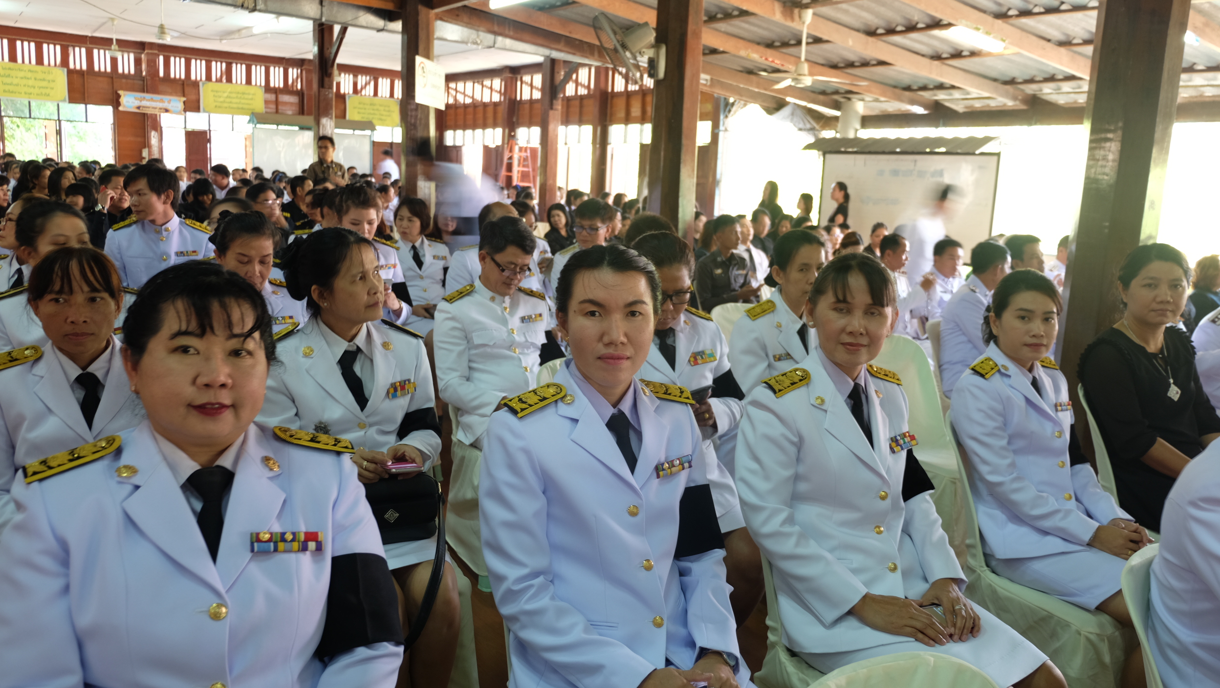 #สุโขทัย ดินแดนแห่งความสุข #เมื่อวันที่ 1 ธันวาคม  2559 เวลา 15.00 น.  นายปิติ   แก้วสลับสี ผู้ว่าราชการจังหวัดสุโขทัย เป็นประธานในพิธีบำเพ็ญกุศลปัญญาสมวาร (50 วัน) เพื่อถวายเป็นพระราชกุศลพระบาทสมเด็จพระปรมินทรมหาภูมิพลอดุลยเดช ณ วัดไทยชุมพล อำเภอเมืองสุ