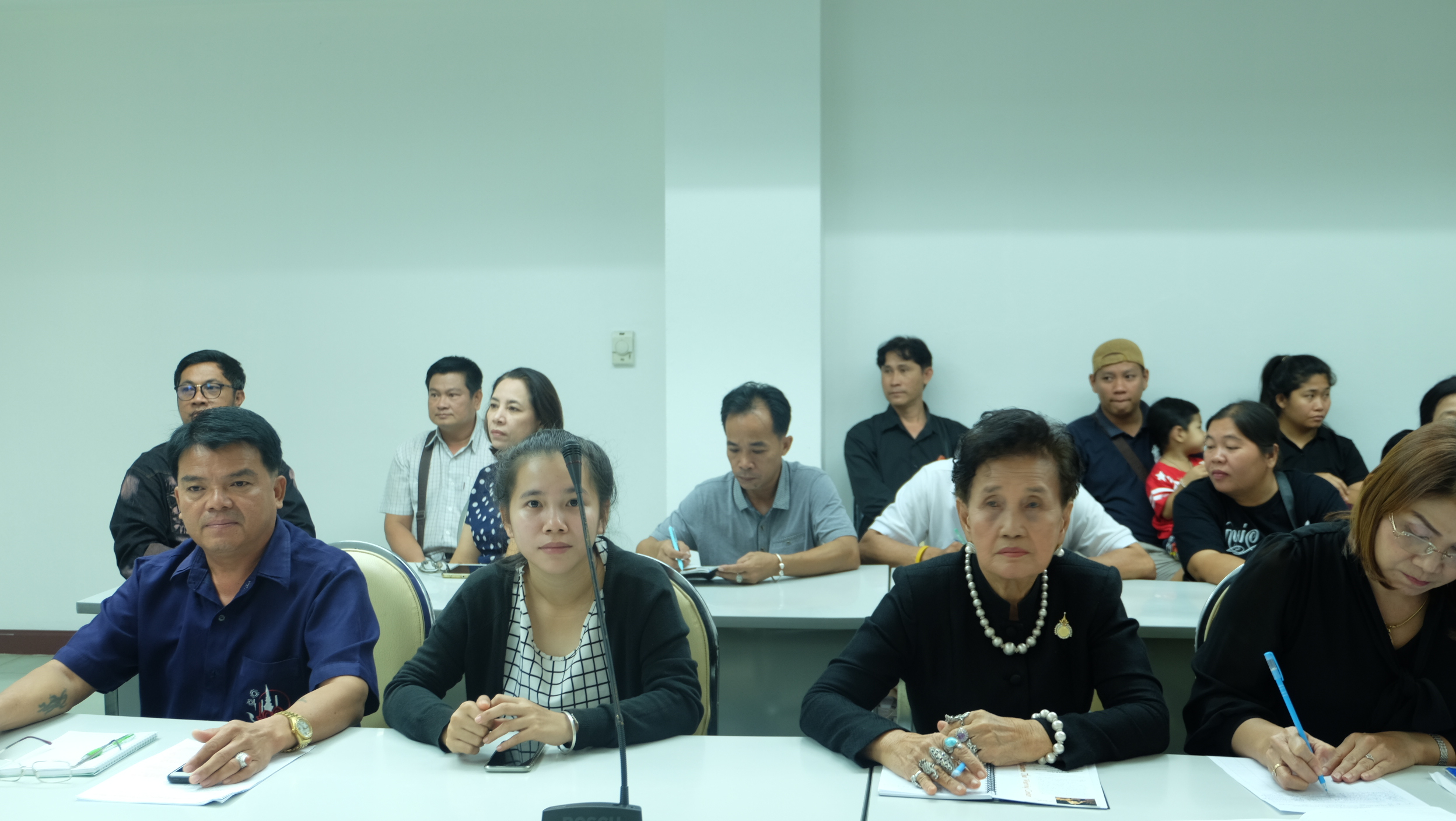 #สุโขทัย ดินแดนแห่งความสุข #วันที่ 6 ธันวาคม  2559 นายสุวิน  พึ่งเงิน  พัฒนาการจังหวัดสุโขทัย ได้เป็นประธานในการประชุมเตรียมความพร้อมให้กับผู้ประกอบการในการจัดงาน OTOP  City 2016 ระหว่างวันที่ 18-26 ธันวาคม 2559 ณ อาคารชาเลนเจอร์ 1-3 ศูนย์แสดงสินค้าอิมแพ็