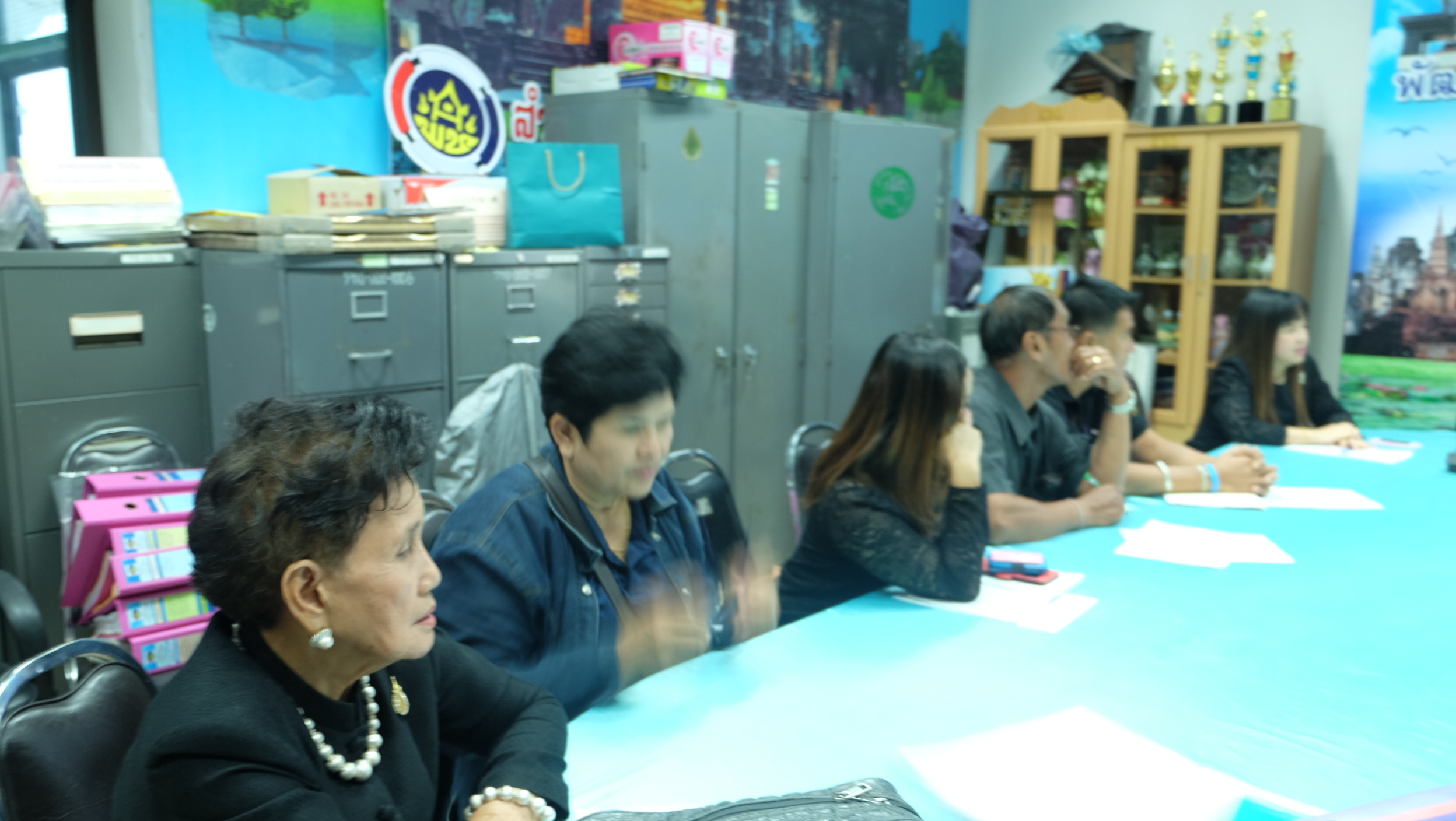 #สุโขทัย ดินแดนแห่งความสุข #วันที่ 6 ธันวาคม  2559 นายสุวิน  พึ่งเงิน  พัฒนาการจังหวัดสุโขทัย มอบหมายให้นางสุภาภรณ์  ดำรงกุล นักวิชาการพัฒนาชุมชนชำนาญการ กลุ่มงานส่งเสริมการพัฒนาชุมชน ได้ ประชุมคณะกรรมการเครือข่าย OTOP จังหวัดสุโขทัย     ได้ปรึกษาหารือใน