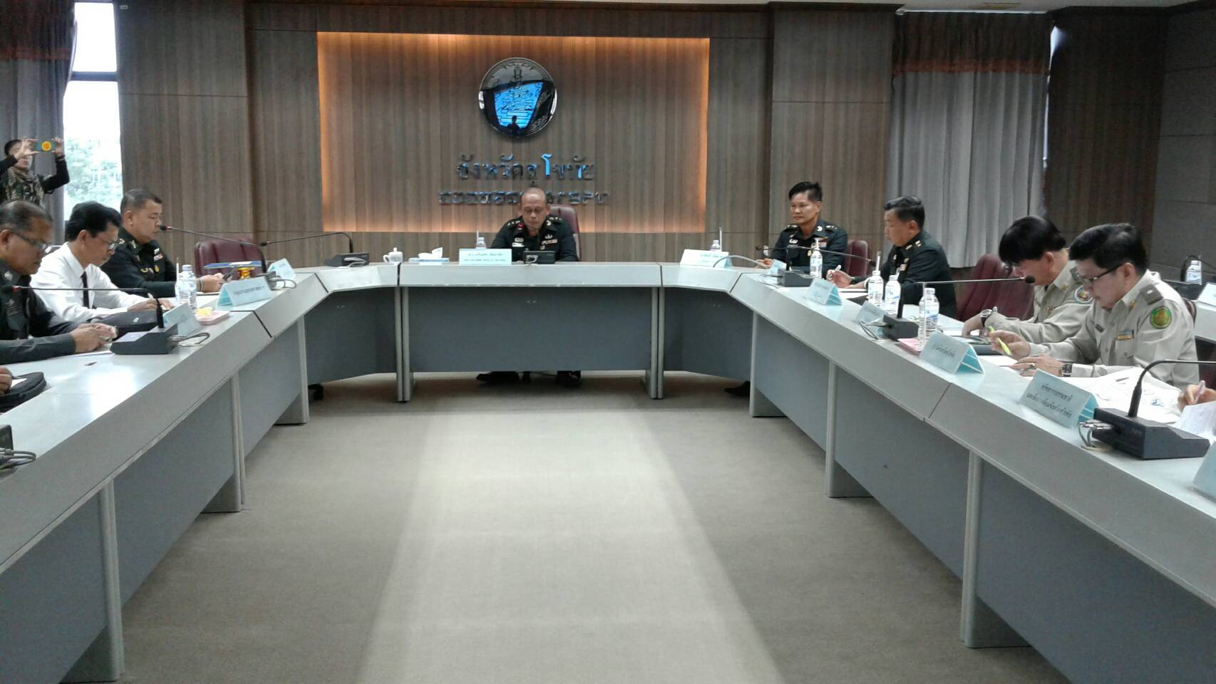 #สุโขทัย ดินแดนแห่งความสุข #วันที่  16  ธันวาคม  2559  นายสุวิน  พึ่งเงิน  พัฒนาการจังหวัดสุโขทัย มอบหมายให้นางอโณทัย  แก้วกิ่ง  นักวิชาการพัฒนาชุมชนชำนาญการเข้าประชุมคณะศปป.4กอ.รมน.ติดตามการปฏิบัติงานตามแผนแม่บทฯกอ.รมน.จังหวัดส.ท.พร้อมทั้งร่วมให้การต้อน