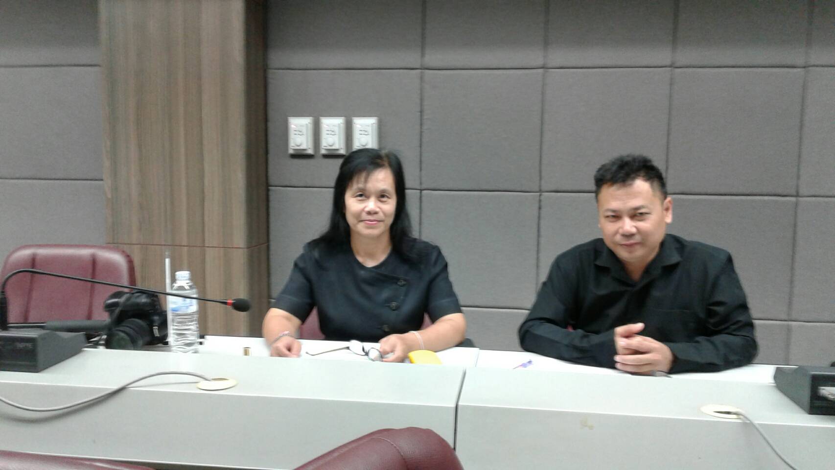 #สุโขทัย ดินแดนแห่งความสุข #วันที่  16  ธันวาคม  2559  นายสุวิน  พึ่งเงิน  พัฒนาการจังหวัดสุโขทัย มอบหมายให้นางอโณทัย  แก้วกิ่ง  นักวิชาการพัฒนาชุมชนชำนาญการเข้าประชุมคณะศปป.4กอ.รมน.ติดตามการปฏิบัติงานตามแผนแม่บทฯกอ.รมน.จังหวัดส.ท.พร้อมทั้งร่วมให้การต้อน