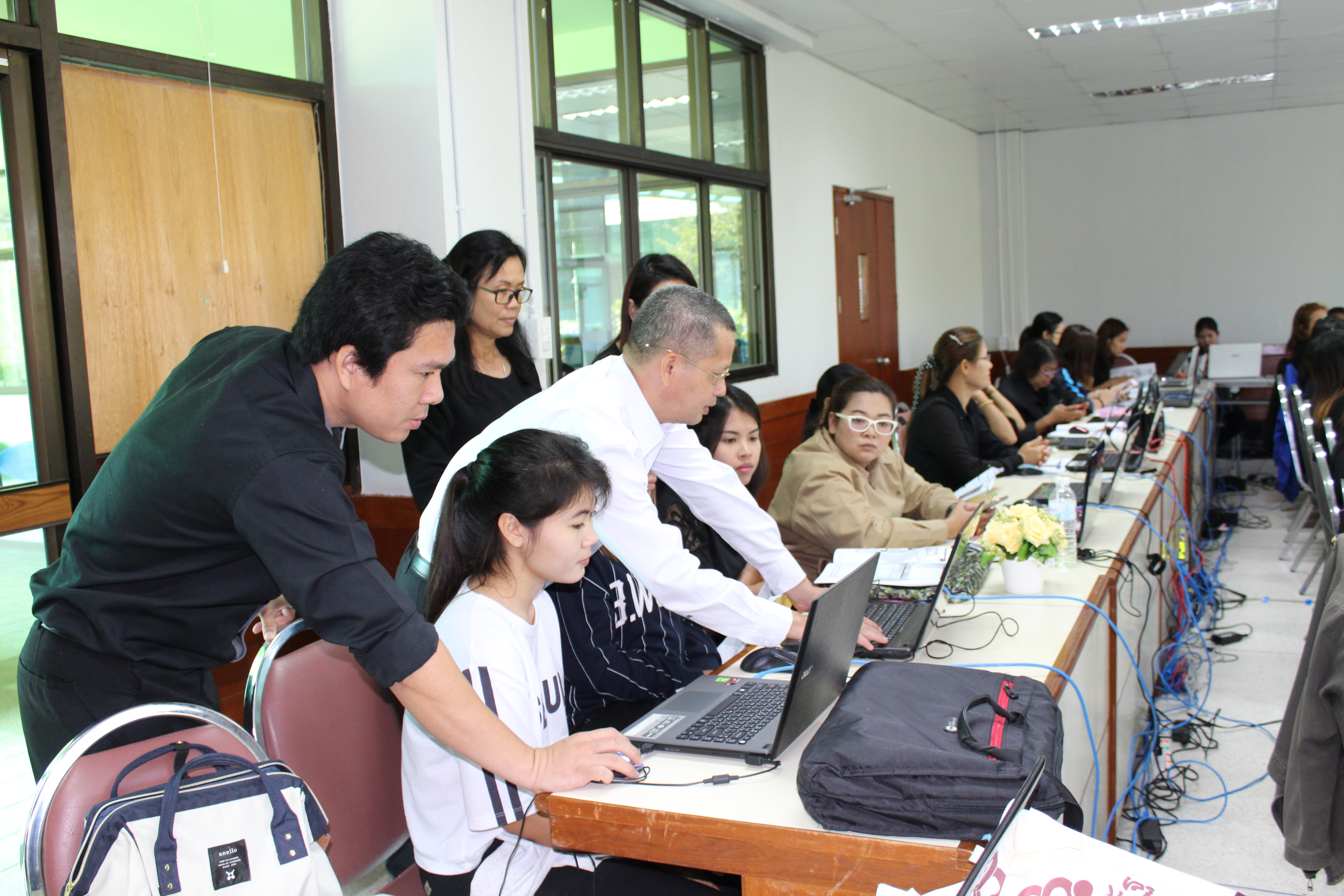 #สุโขทัย ดินแดนแห่งความสุข #วันที่ 19  ธันวาคม  2559 นายสุวิน  พึ่งเงิน พัฒนาการจังหวัดสุโขทัยมอบหมายให้นางสาวศรันยา  วัฒนธงทอง  นว.พช.ชำนาญการ  นายชัยยะ  ศรีชัยยะ  นว.พช.ชำนาญการและนางอโณทัย  แก้วกิ่ง  นว.พช.ชำนาญการ  ได้ฝึกอบรมผู้บันทึกข้อมูลเรื่องการใ