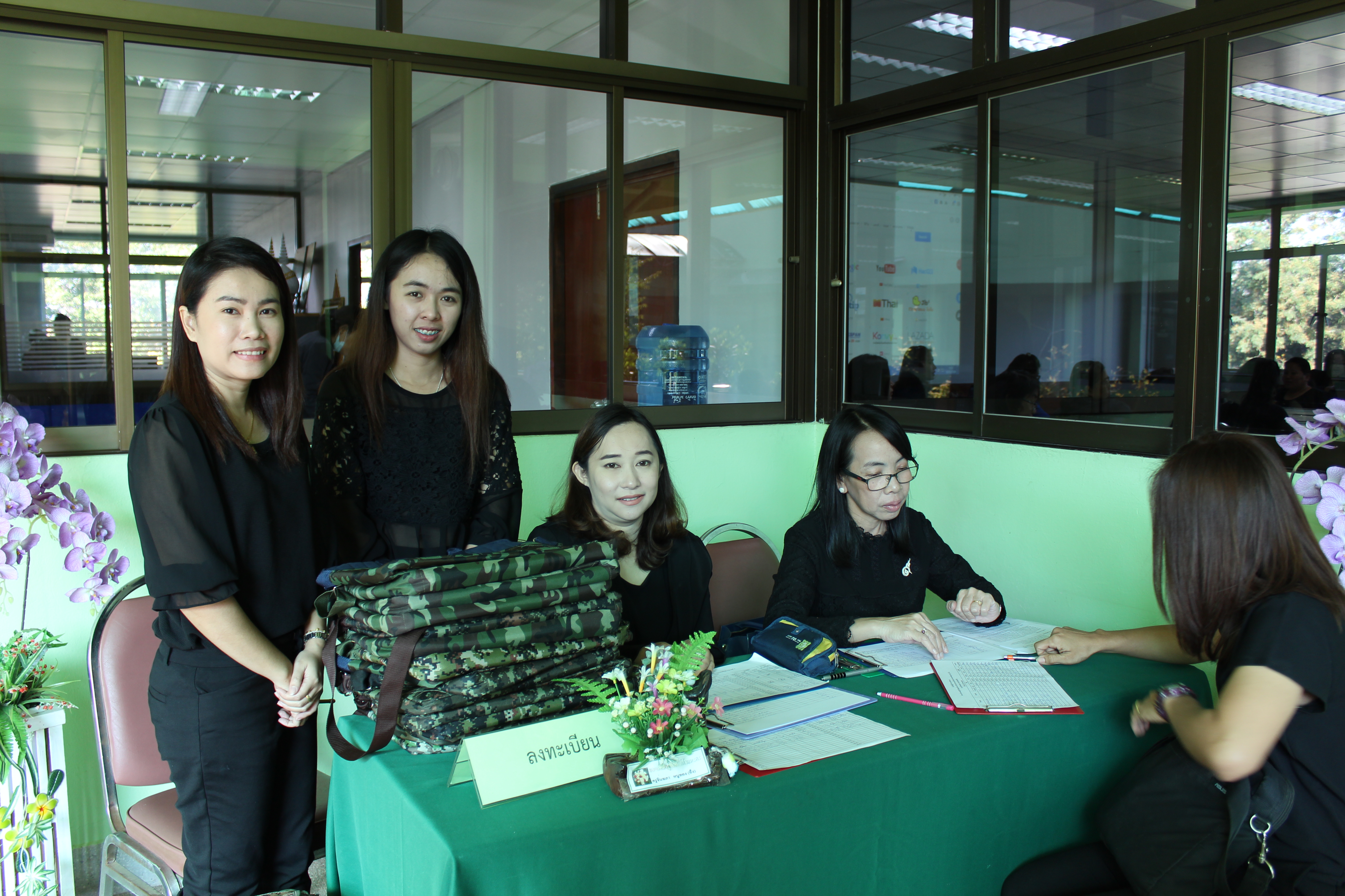 #สุโขทัย ดินแดนแห่งความสุข #วันที่ 19  ธันวาคม  2559 นายสุวิน  พึ่งเงิน พัฒนาการจังหวัดสุโขทัยมอบหมายให้นางสาวศรันยา  วัฒนธงทอง  นว.พช.ชำนาญการ  นายชัยยะ  ศรีชัยยะ  นว.พช.ชำนาญการและนางอโณทัย  แก้วกิ่ง  นว.พช.ชำนาญการ  ได้ฝึกอบรมผู้บันทึกข้อมูลเรื่องการใ