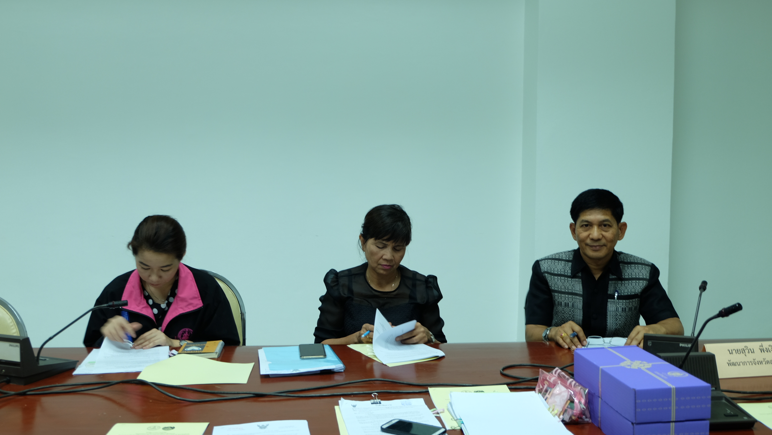 #สุโขทัย ดินแดนแห่งความสุข #วันที่ 21 ธันวาคม  2559 เวลา 13.00 น.  นายปิติ  แก้วสลับสี  ผู้ว่าราชการจังหวัดสุโขทัย เป็นประธานในการประชุมคณะกรรมการบริหารกองทุนพัฒนาเด็กชนบท ในพระราชูปถัมภ์สมเด็จพระเทพรัตนราชสุดาฯสยามบรมราชกุมารี จังหวัดสุโขทัย ณ ห้องประชุม