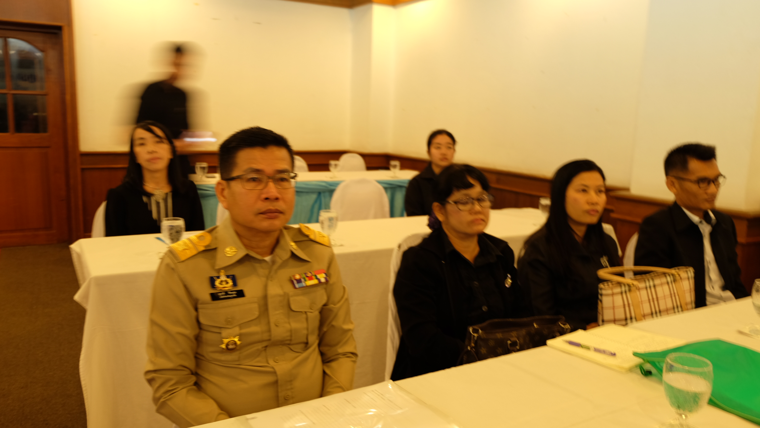 #สุโขทัย ดินแดนแห่งความสุข #วันที่  ๒๒ ธันวาคม  ๒๕๕๙  เวลา ๐๙.๐๐ น. นายปิติ  แก้วสลับสี  ผู้ว่าราชการจังหวัดสุโขทัย ได้มาเป็นประธานในการประชุมเชิงปฏิบัติการเพิ่มศักยภาพคณะอนุกรรมการหนึ่งตำบลหนึ่งผลิตภัณฑ์จังหวัดสุโขทัย ณ ห้องประชุมศรีนคร โรงแรมไพลิน อ.เม