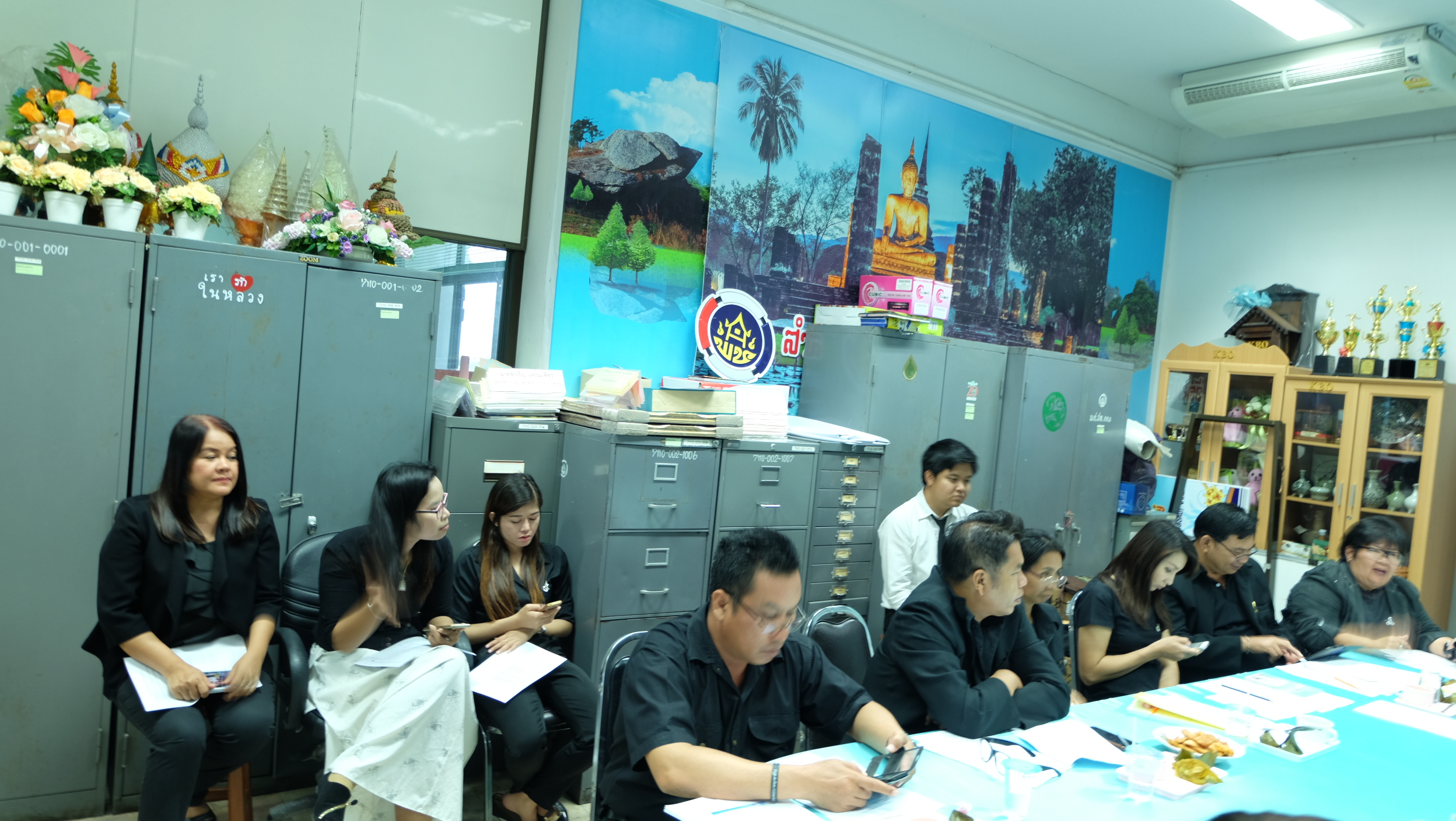 #สุโขทัย ดินแดนแห่งความสุข #เมื่อวันที่ 22 ธันวาคม  2559 เวลา 09.00 น. นายสุวิน  พึ่งเงิน พัฒนาการจังหวัดสุโขทัย นางสาวกฤษณา  กันทะสา หัวหน้ากลุ่มงานสารสนเทศการพัฒนาชุมชน  นายอลงกต  สุขเกตุ นักวิชาการพัฒนาชุมชน กลุ่มงานยุทธศาสตร์การพัฒนาชุมชน นางสาวมณฑิร