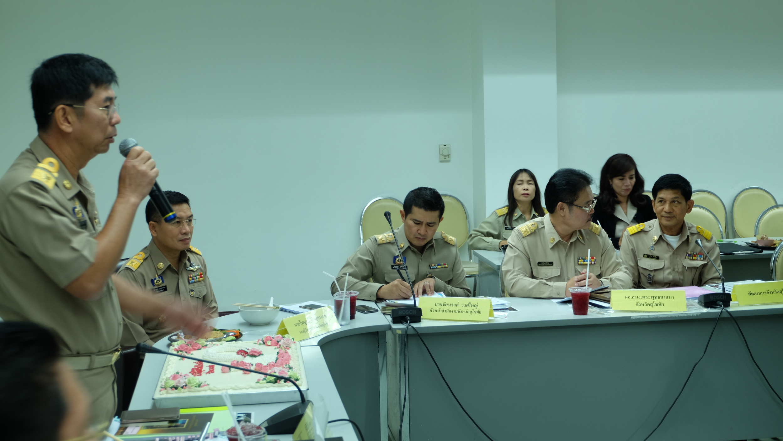 #สุโขทัย ดินแดนแห่งความสุข #วันที่ 29 ธันวาคม  2559 นายปิติ    แก้วสลับสี ผู้ว่าราชการจังหวัดสุโขทัย เป็นประธานในการประชุมจังหวัดสุโขทัยพบสื่อ  ณ ห้องประชุมคีรีมาศ  ศาลากลางจังหวัดสุโขทัย ชั้น 4 ซึ่งนายสุวิน  พึ่งเงิน  พัฒนาการจังหวัดสุโขทัย  ได้ชี้แจงเรื