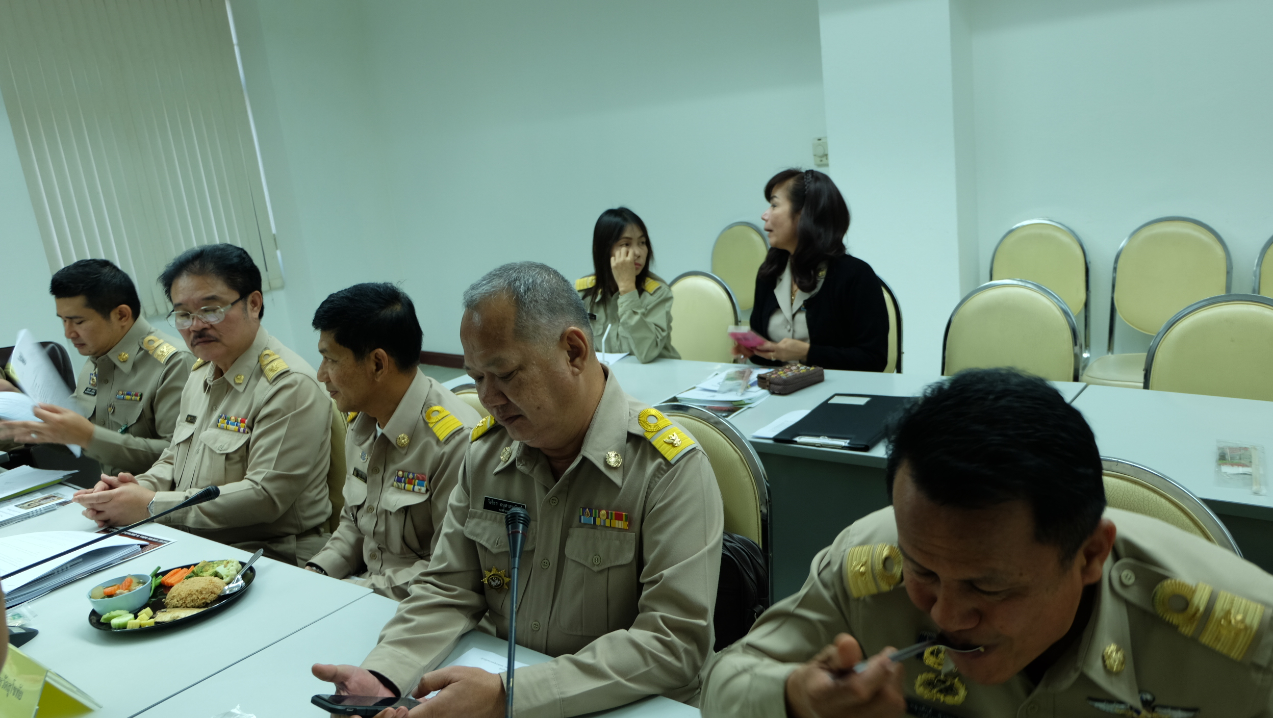 #สุโขทัย ดินแดนแห่งความสุข #วันที่ 29 ธันวาคม  2559 นายปิติ    แก้วสลับสี ผู้ว่าราชการจังหวัดสุโขทัย เป็นประธานในการประชุมจังหวัดสุโขทัยพบสื่อ  ณ ห้องประชุมคีรีมาศ  ศาลากลางจังหวัดสุโขทัย ชั้น 4 ซึ่งนายสุวิน  พึ่งเงิน  พัฒนาการจังหวัดสุโขทัย  ได้ชี้แจงเรื