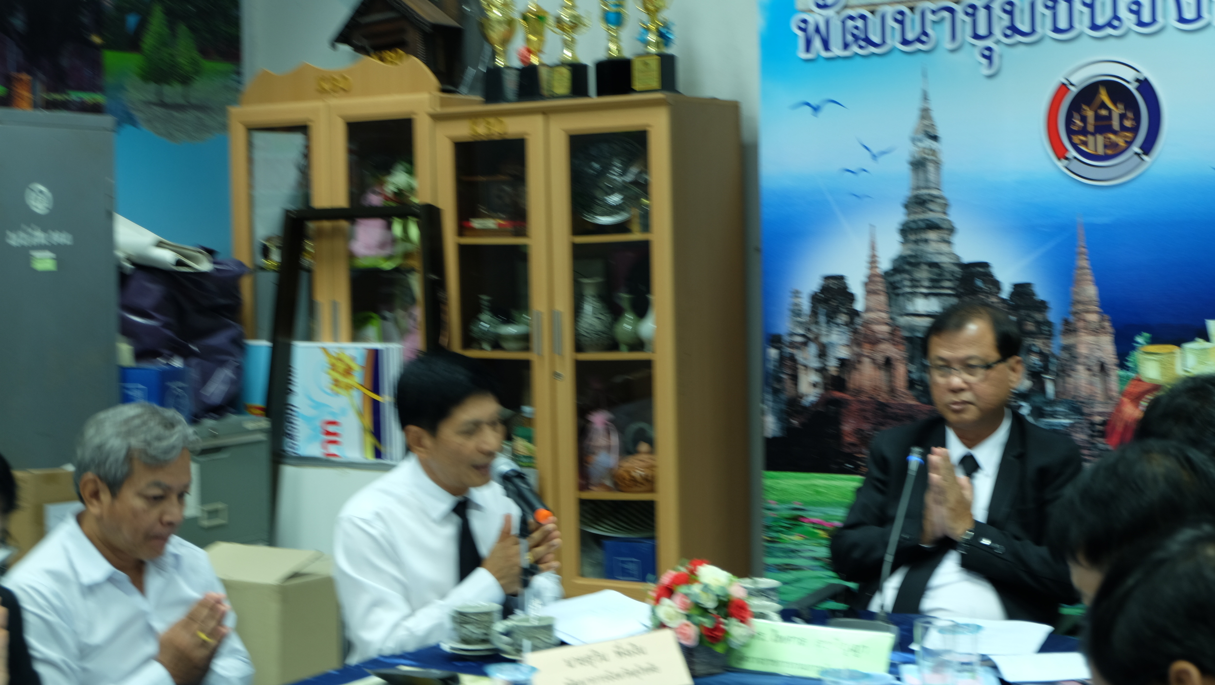 #สุโขทัย ดินแดนแห่งความสุข #วันที่ 30 ธันวาคม  2559 เวลา 09.30 น. ดร.ไพศาล  สุขปัญญา ผู้ตรวจราชการกรมการพัฒนาชุมชน ได้มาตรวจเยี่ยมการขับเคลื่อนงานของเขตตรวจราชการที่ 17 จังหวัดสุโขทัย โดยมีนายสุวิน  พึ่งเงิน  พัฒนาการจังหวัดสุโขทัย หัวหน้ากลุ่มงาน/ฝ่าย พ