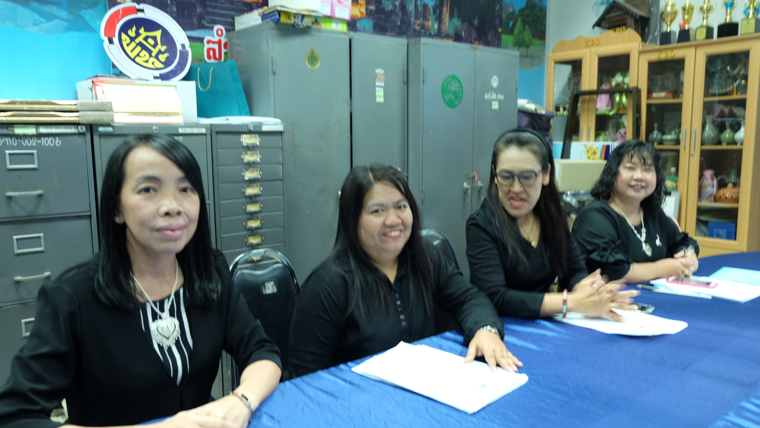 #สุโขทัย ดินแดนแห่งความสุข #วันที่ 4 มกราคม 2560 เวลา 13.00 นางลำพา  สุขเกษม หัวหน้าฝ่ายอำนวยการ สำนักงานพัฒนาชุมชนจังหวัดสุโขทัย ได้ประชุมชี้แจงนักวิชาการพัฒนาชุมชนที่สมัครเพื่อรับการคัดเลือกข้าราชการเข้ารับการอบรมหลักสูตรนักบริหารงานพัฒนาชุมชน (นบพ.)ประ