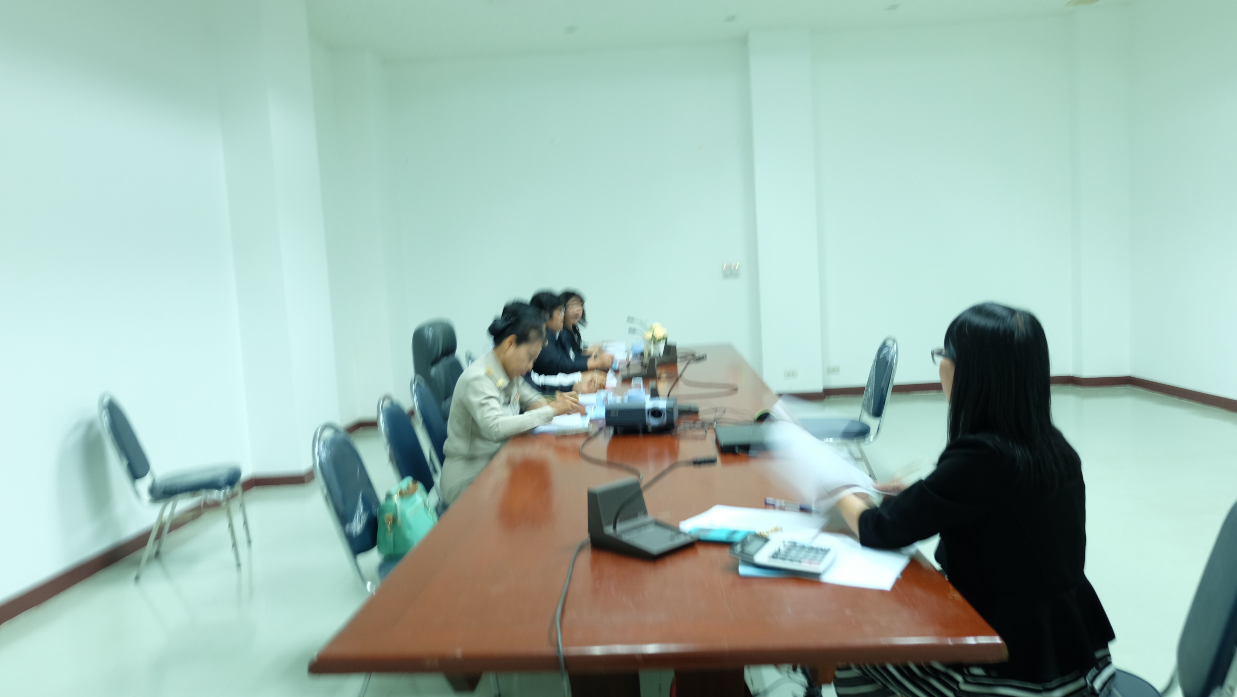 #สุโขทัย ดินแดนแห่งความสุข #วันที่ 4 มกราคม 2560 เวลา 13.00 นางลำพา  สุขเกษม หัวหน้าฝ่ายอำนวยการ สำนักงานพัฒนาชุมชนจังหวัดสุโขทัย ได้ประชุมชี้แจงนักวิชาการพัฒนาชุมชนที่สมัครเพื่อรับการคัดเลือกข้าราชการเข้ารับการอบรมหลักสูตรนักบริหารงานพัฒนาชุมชน (นบพ.)ประ