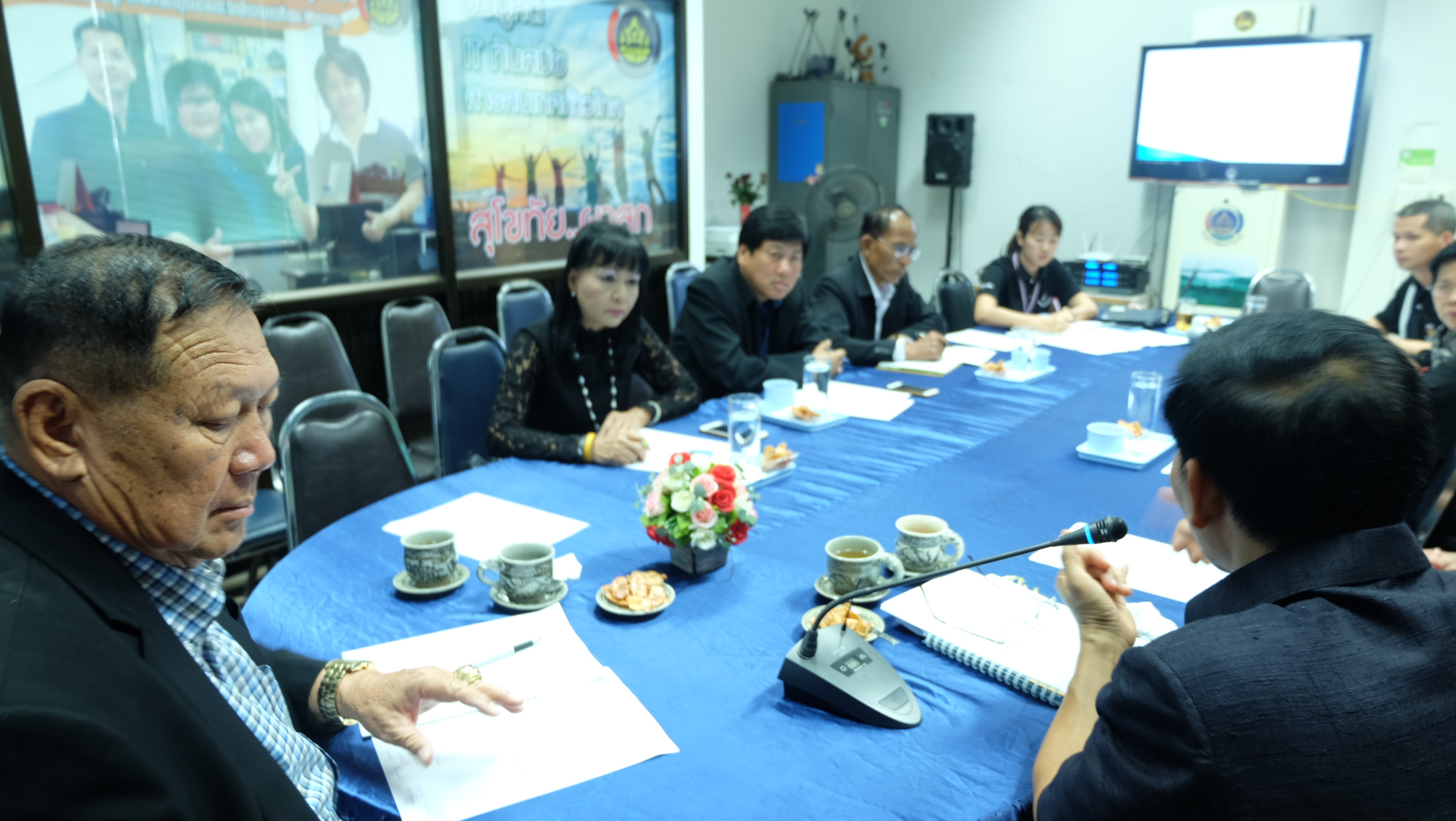 #สุโขทัย ดินแดนแห่งความสุข #วันที่ 9 มกราคม  2560 เวลา 10.00 น. นายสุวิน  พึ่งเงิน  พัฒนาการจังหวัดสุโขทัย เข้าประชุมบริษัทประชารัฐรักสามัคคีสุโขทัย (วิสาหกิจเพื่อสังคม)จำกัด ครั้งที่ 1/2560 โดยมีนายโกวิทย์  ทรงคุณ เป็นประธานในการประชุม ซึ่งในที่ประชุมได้