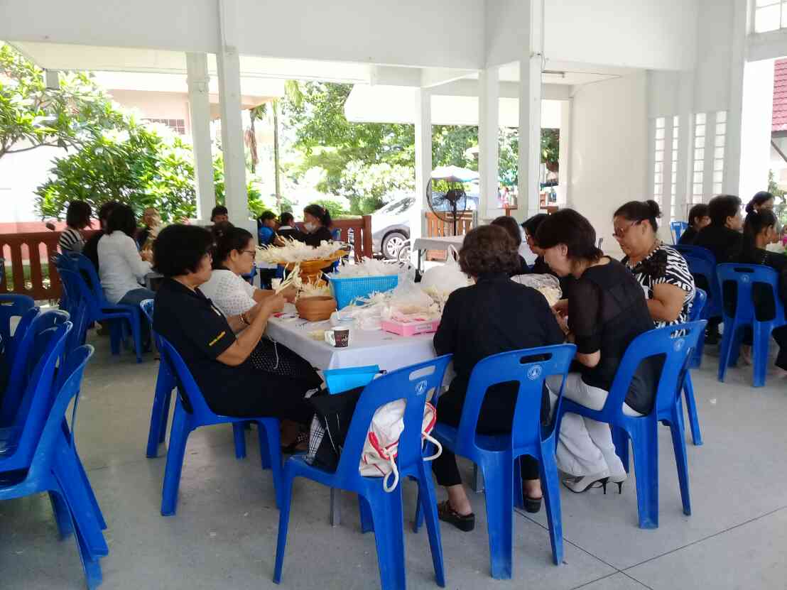 โครงการ “จิตอาสาประดิษฐ์ดอกไม้จันทน์พระราชทาน”วันสุดท้าย