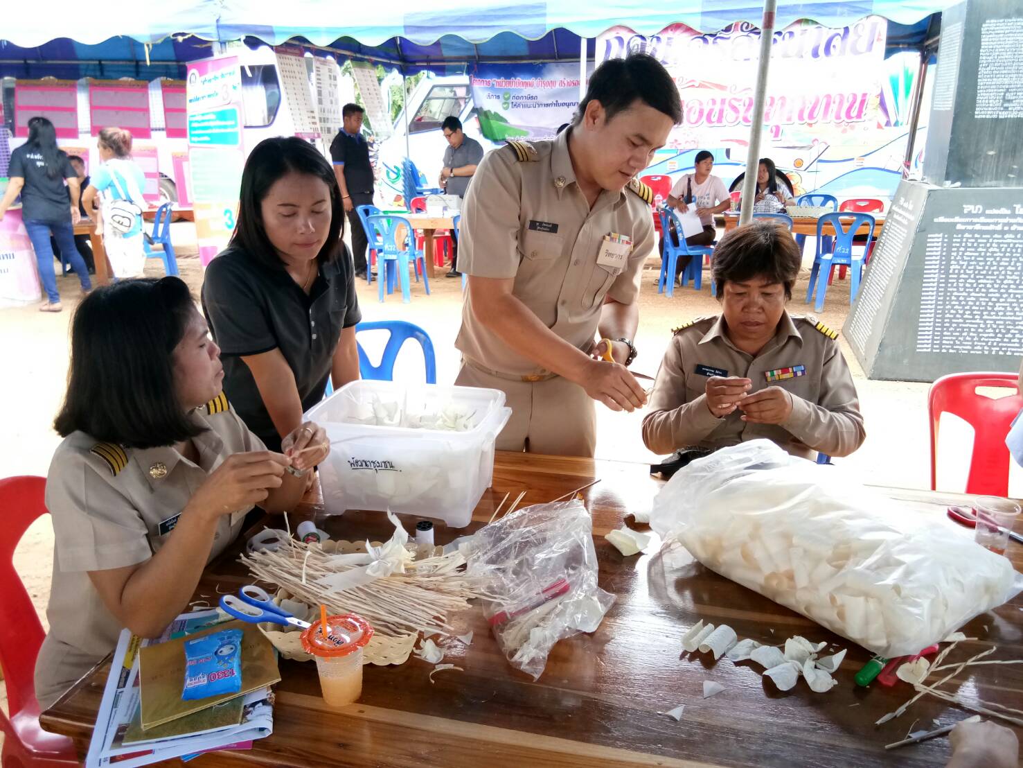กิจกรรมโครงการจังหวัดเคลื่อนที่ “หน่วยบำบัดทุกข์ บำรุงสุข สร้างรอยยิ้มให้ประชาชน”  อ.ศรีสัชนาลัย