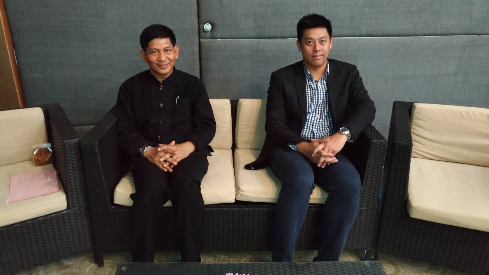 “จุดประกายแนวคิด ธุรกิจยุคใหม่” ภายใต้โครงการถ่ายทอดความรู้จากห้องเรียนสู่ชุมชนเพื่อเสริมสร้างและพัฒนาเศรษฐกิจฐานราก วิสาหกิจขนาดกลางและขนาดย่อม