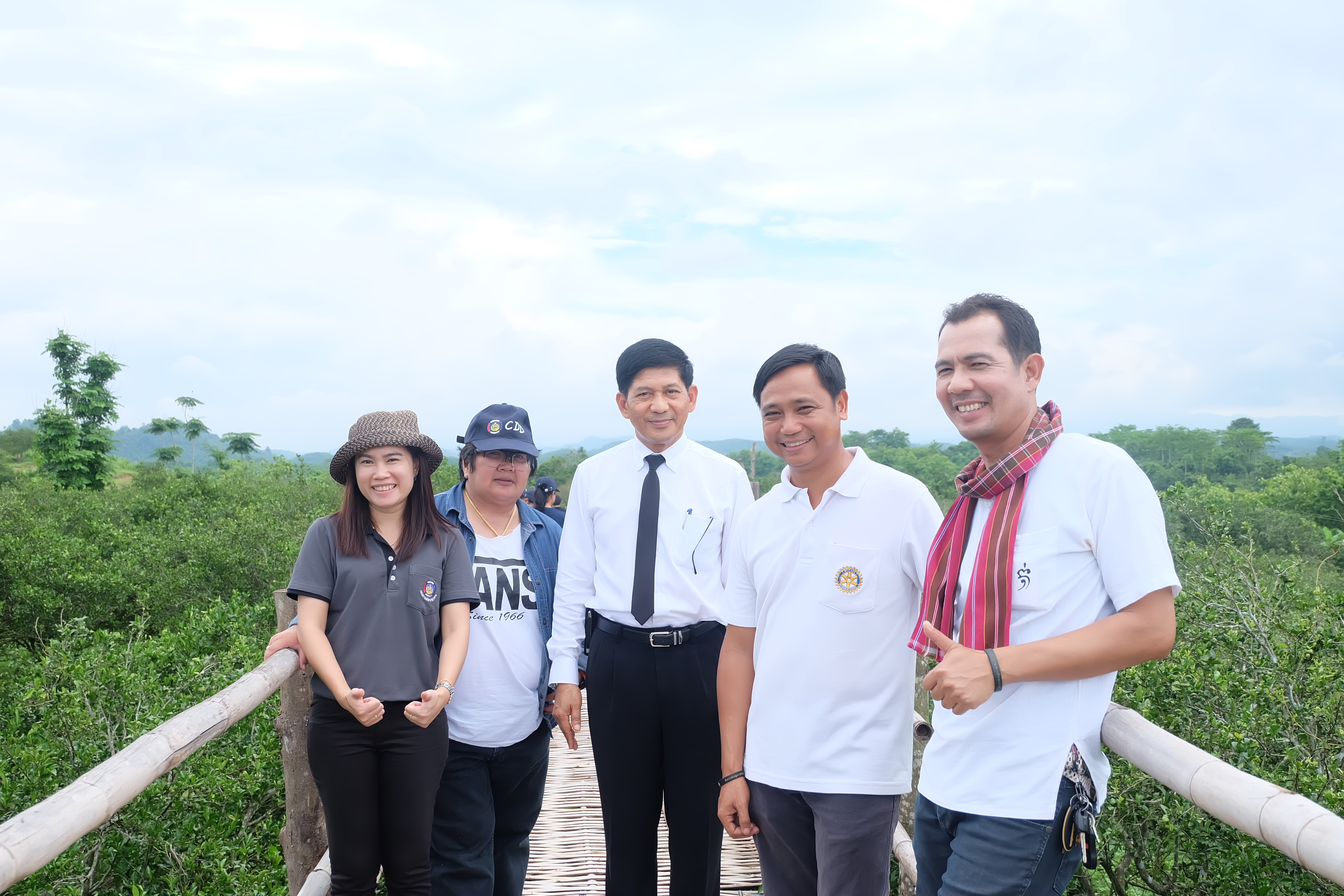 ลงพื้นที่ถ่ายทำวีดีทัศน์ “การส่งเสริมงานเศรษฐกิจฐานรากและประชารัฐ สุโขทัย” ณ กลุ่มแม่สินพัฒนาผลิตส้มปลอดสารพิษ