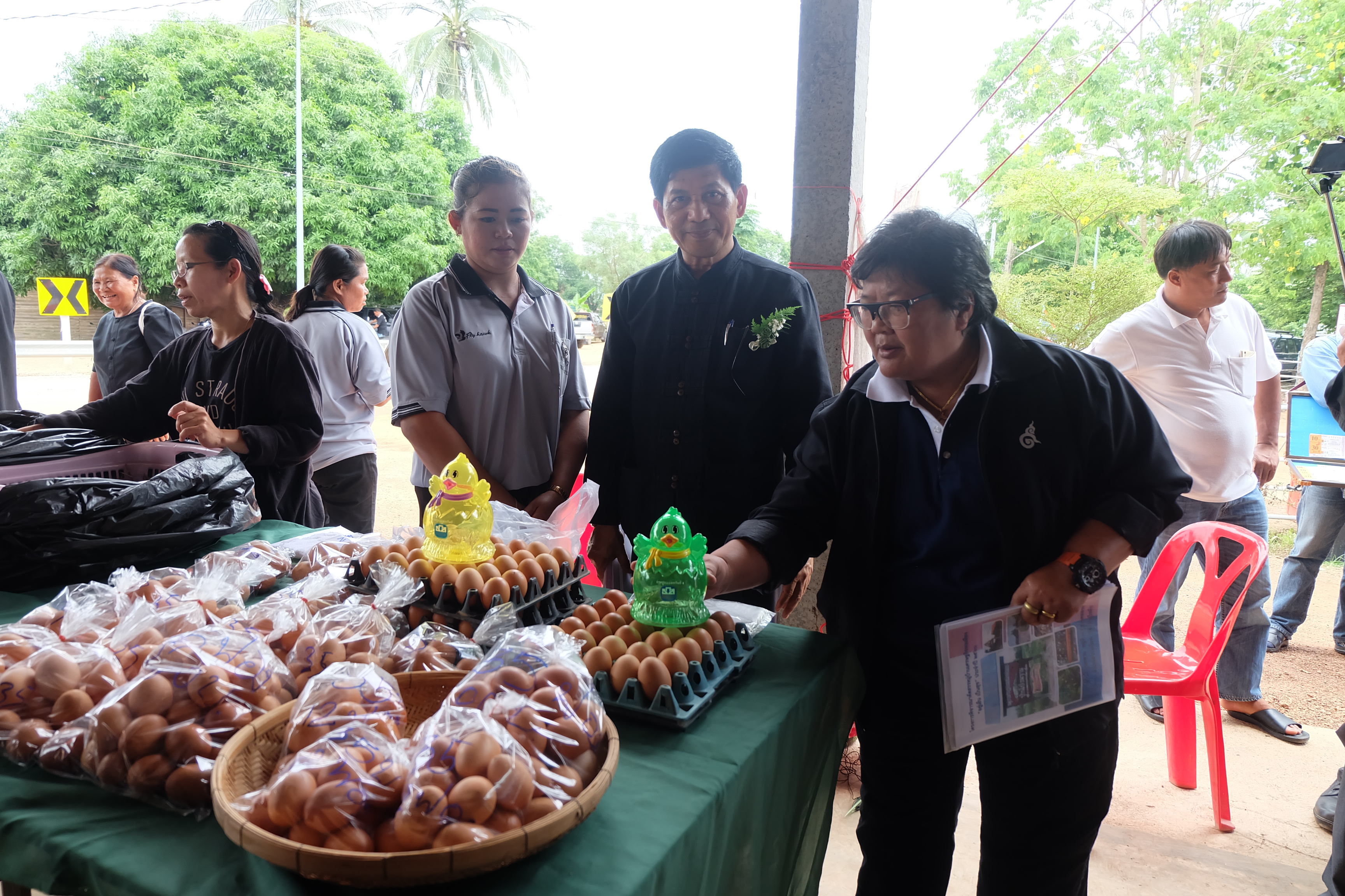 การคัดสรรกิจกรรมหมู่บ้านเศรษฐกิจพอเพียง “อยู่เย็น เป็นสุข” ดีเด่นระดับจังหวัด ประจำปี 2560 อำเภอสวรรคโลก