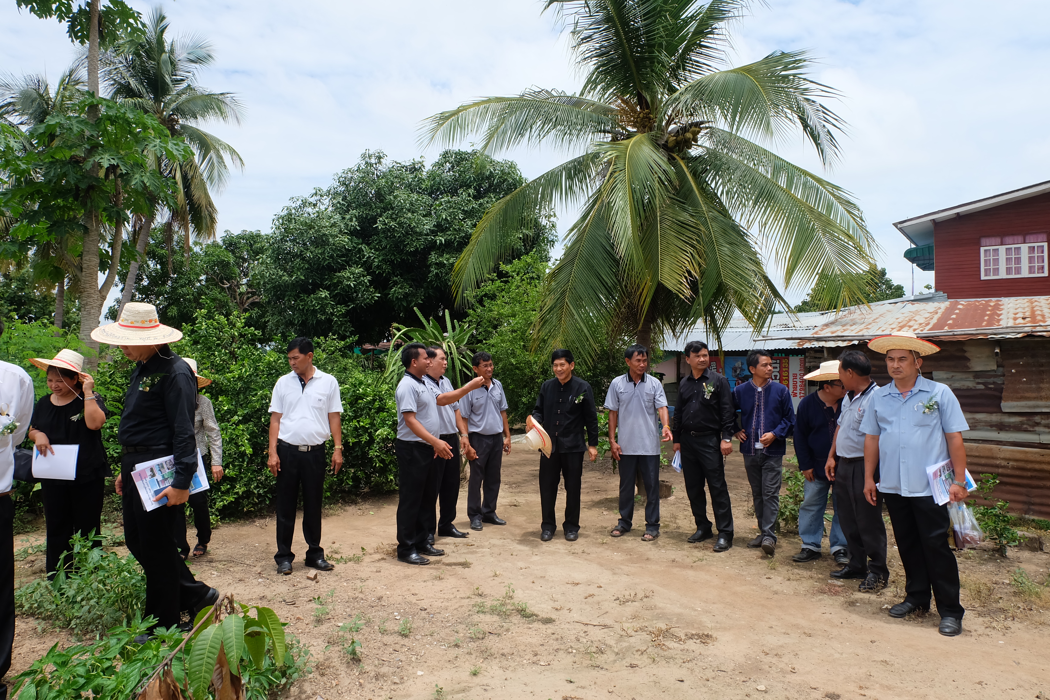 การคัดสรรกิจกรรมหมู่บ้านเศรษฐกิจพอเพียง “อยู่เย็น เป็นสุข” ดีเด่นระดับจังหวัด ประจำปี 2560 อำเภอสวรรคโลก