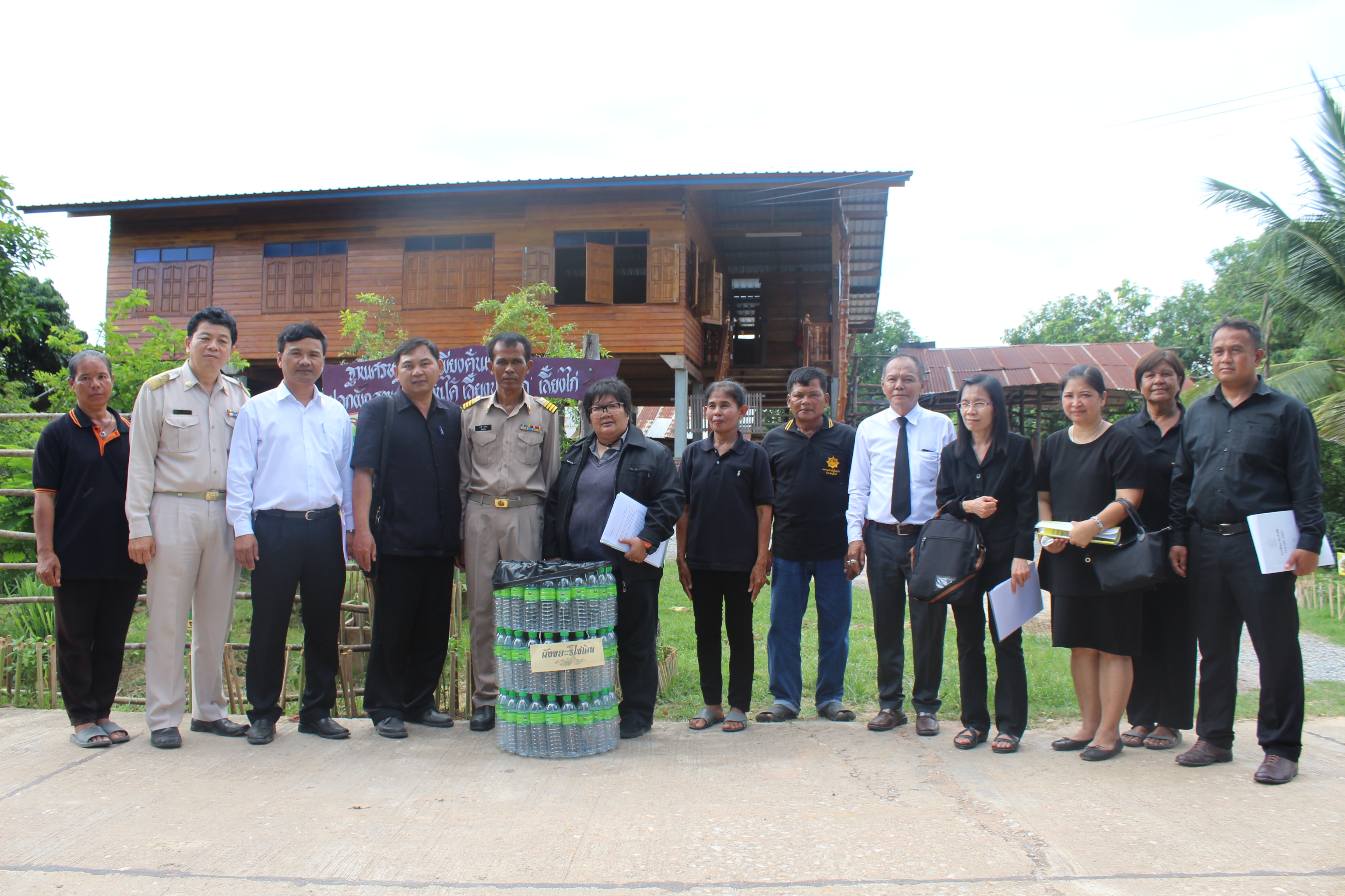 การคัดสรรกิจกรรมหมู่บ้านเศรษฐกิจพอเพียง “อยู่เย็น เป็นสุข” ดีเด่นระดับจังหวัด ประจำปี 2560 อ.คีรีมาศ