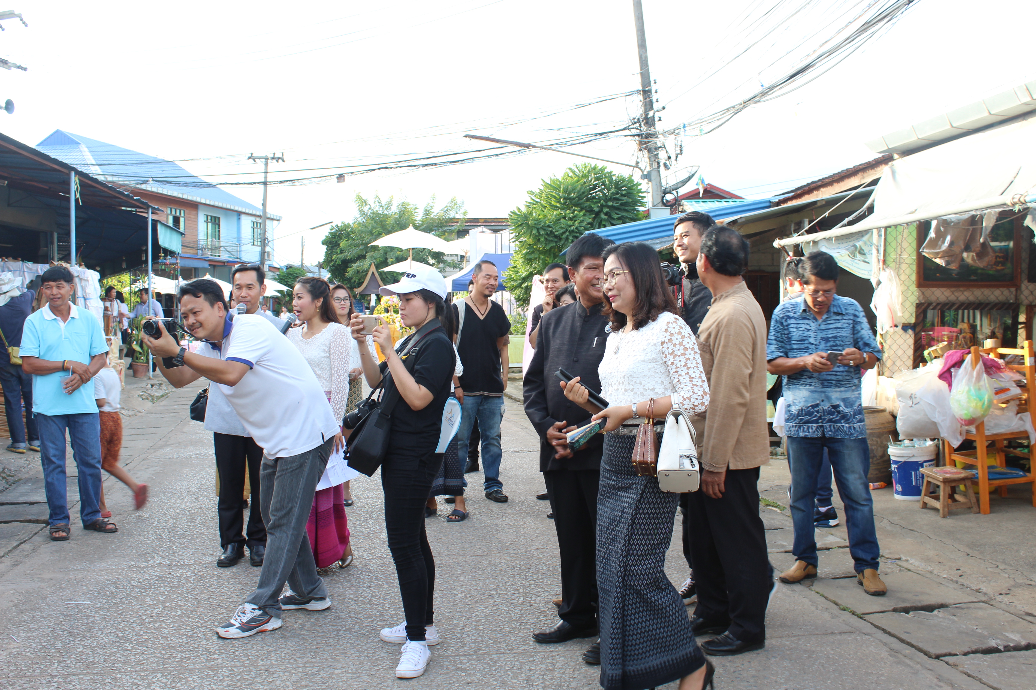 พิธีเปิดโครงการพัฒนาหมู่บ้าน OTOP เพื่อการท่องเที่ยว ประจำปี พ.ศ. 2560 จังหวัดสุโขทัย