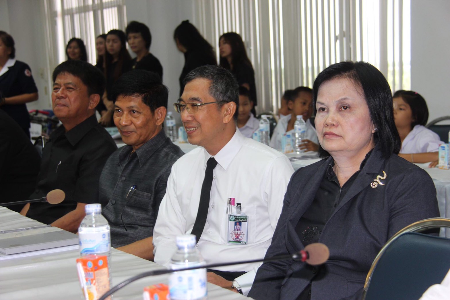 พิธีมอบจักรยานและทุนการศึกษาตามโครงการส่งเสริมการศึกษาของสำนักงานเหล่ากาชาดจังหวัดสุโขทัย ประจำปี 2560