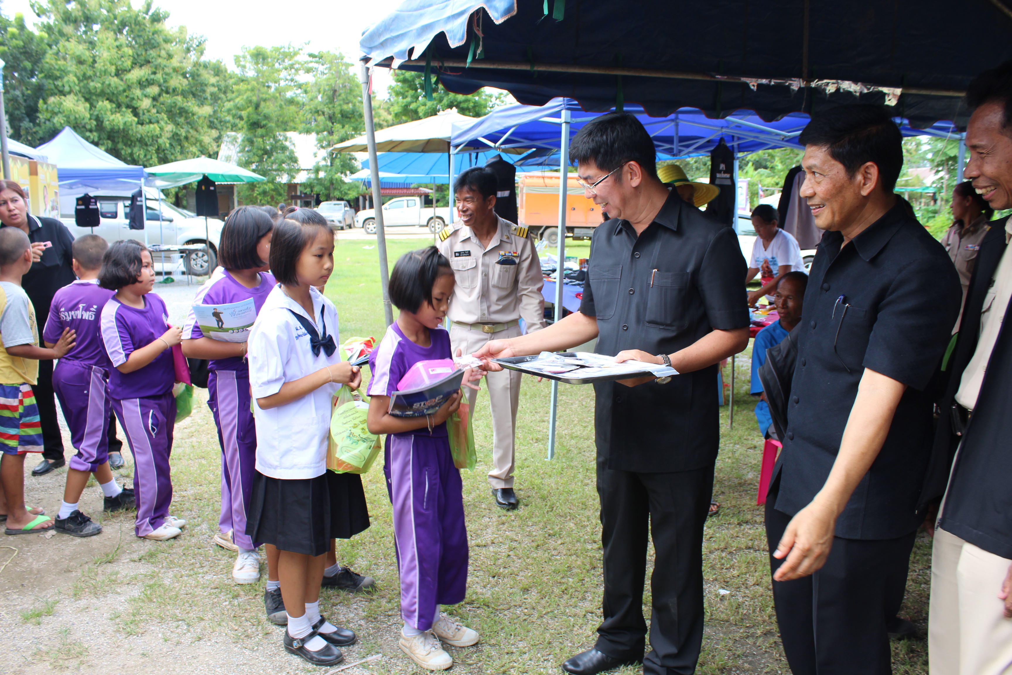 จังหวัดเคลื่อนที่ “หน่วยบำบัดทุกข์ บำรุงสุข สร้างรอยยิ้มให้ประชาชน” ณ วัดศรีมหาโพธิ์ หมู่ที่ 1 ตำบลบ้านหลุม อำเภอเมืองสุโขทัย จังหวัดสุโขทั