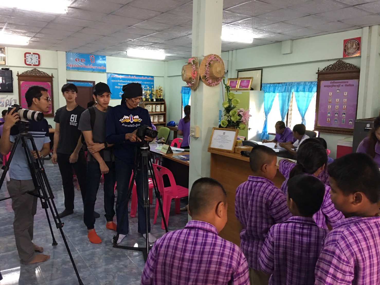 “ติดตามการดำเนินงานและถ่ายทำวีดีทัศน์การดำเนินงานศูนย์สาธิตการตลาดกลุ่มออมทรัพย์เพื่อการผลิตบ้านเชิงผา”