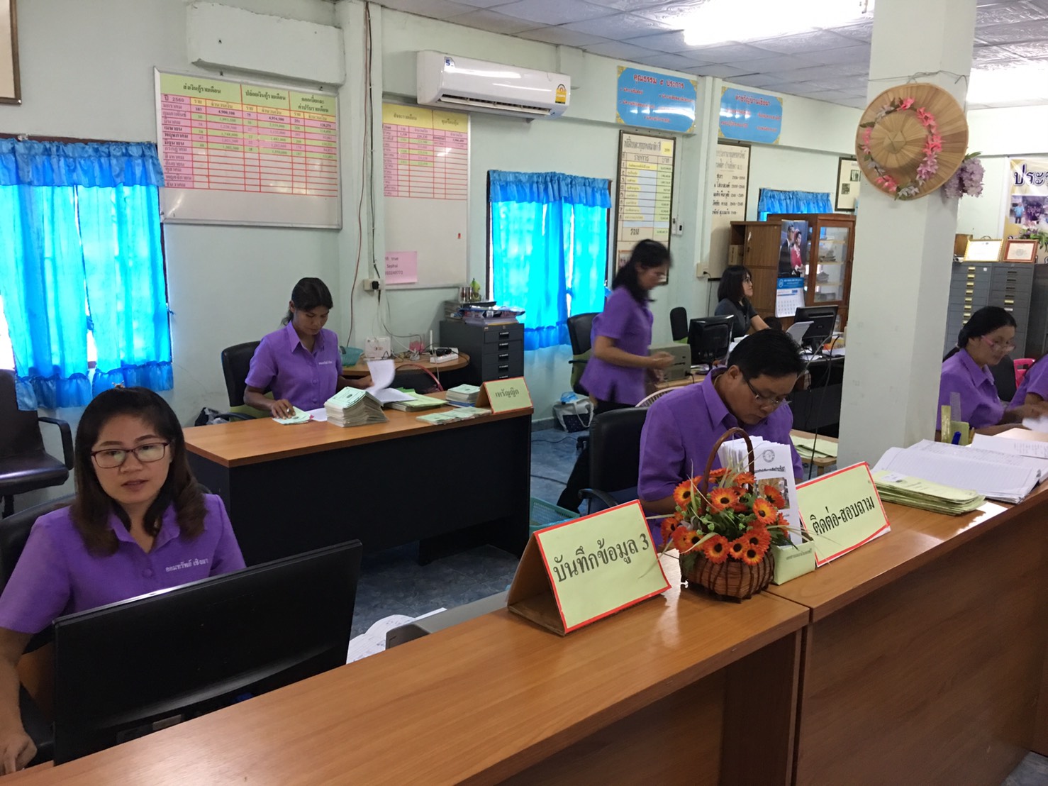 “ติดตามการดำเนินงานและถ่ายทำวีดีทัศน์การดำเนินงานศูนย์สาธิตการตลาดกลุ่มออมทรัพย์เพื่อการผลิตบ้านเชิงผา”