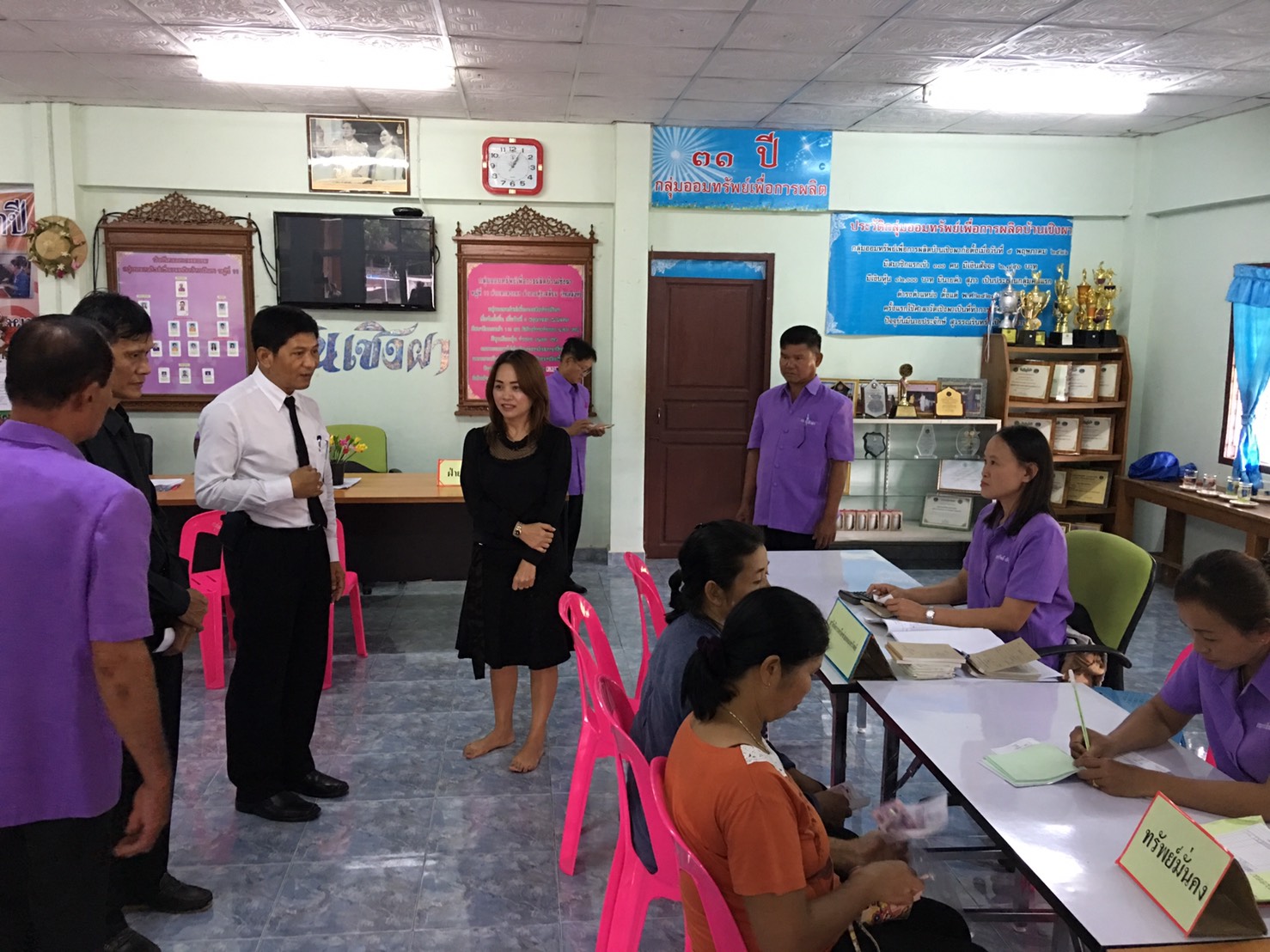 “ติดตามการดำเนินงานและถ่ายทำวีดีทัศน์การดำเนินงานศูนย์สาธิตการตลาดกลุ่มออมทรัพย์เพื่อการผลิตบ้านเชิงผา”