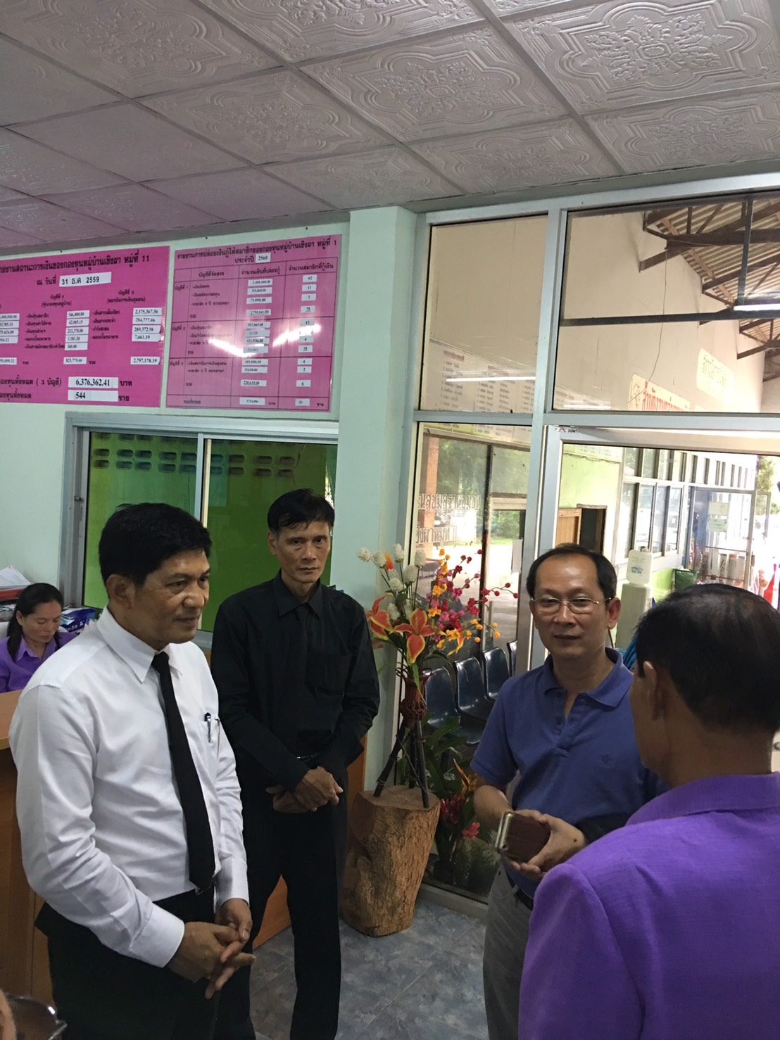 “ติดตามการดำเนินงานและถ่ายทำวีดีทัศน์การดำเนินงานศูนย์สาธิตการตลาดกลุ่มออมทรัพย์เพื่อการผลิตบ้านเชิงผา”