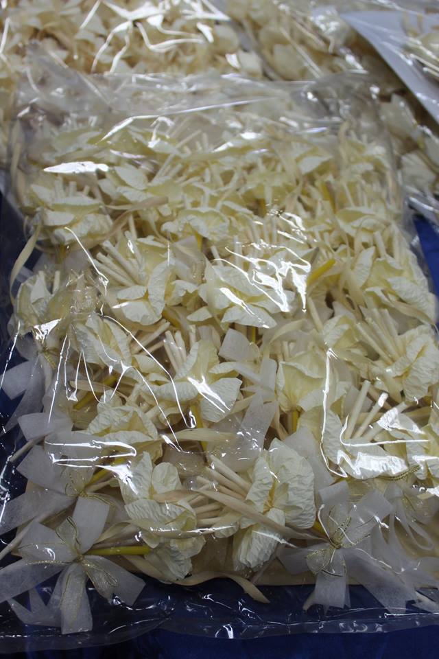 รับมอบดอกไม้จันทน์พระราชทาน จากผู้แทนผู้อำนวยการสำนักงานเขตพื้นที่การศึกษามัธยมศึกษา(สพม.) เขต 38 (สุโขทัย-ตาก)