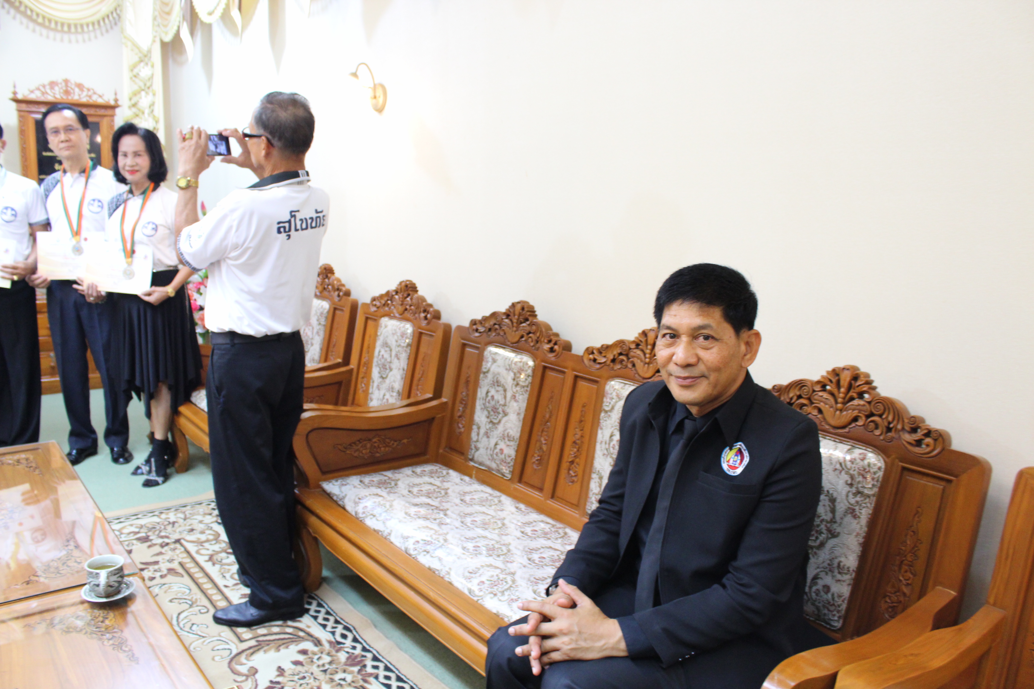 นำกลุ่มสตรีผู้สูงอายุ ที่ชนะเลิศการแข่งขันกีฬาผู้สูงอายุแห่งประเทศไทย เข้าพบท่านผู้ว่าราชการจังหวัดสุโขทัย