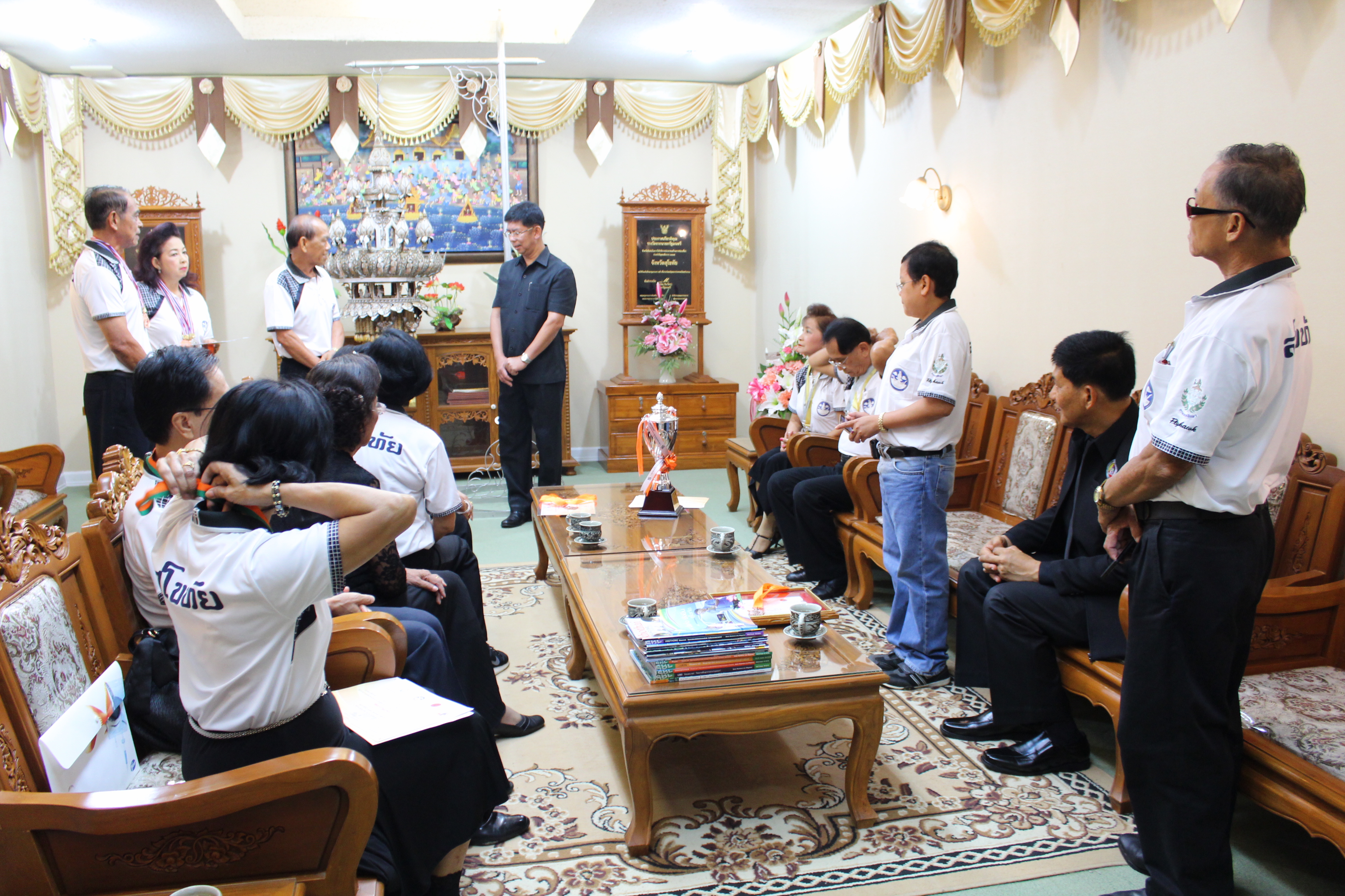 นำกลุ่มสตรีผู้สูงอายุ ที่ชนะเลิศการแข่งขันกีฬาผู้สูงอายุแห่งประเทศไทย เข้าพบท่านผู้ว่าราชการจังหวัดสุโขทัย