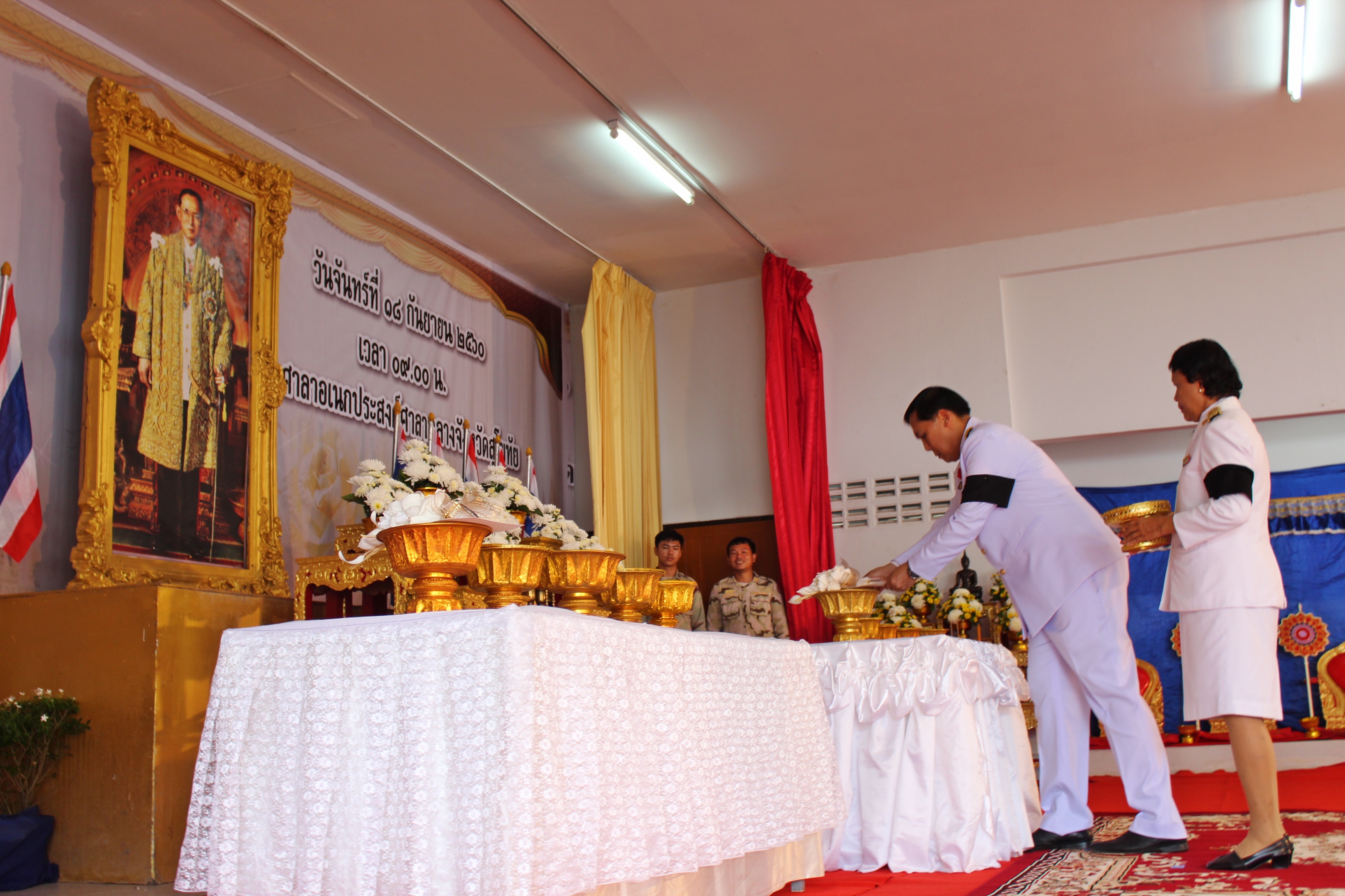 จังหวัดสุโขทัยประกอบพิธีอัญเชิญดอกไม้จันทน์ ตัวแทนจังหวัดและอำเภอ (ดอกปทุมรัตนชาติ)