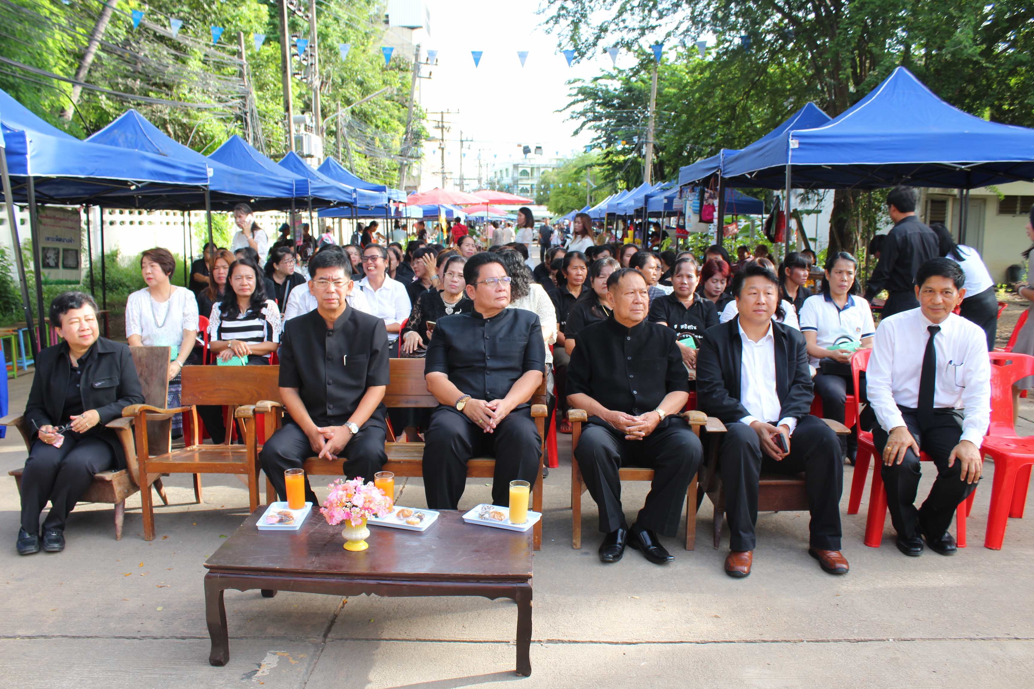 จังหวัดสุโขทัย จัดโครงการจัดจำหน่ายผลิตภัณฑ์กลุ่มอาชีพสมาชิกกองทุนพัฒนาบทบาทสตรีร่วมกับภาคีเครือข่าย