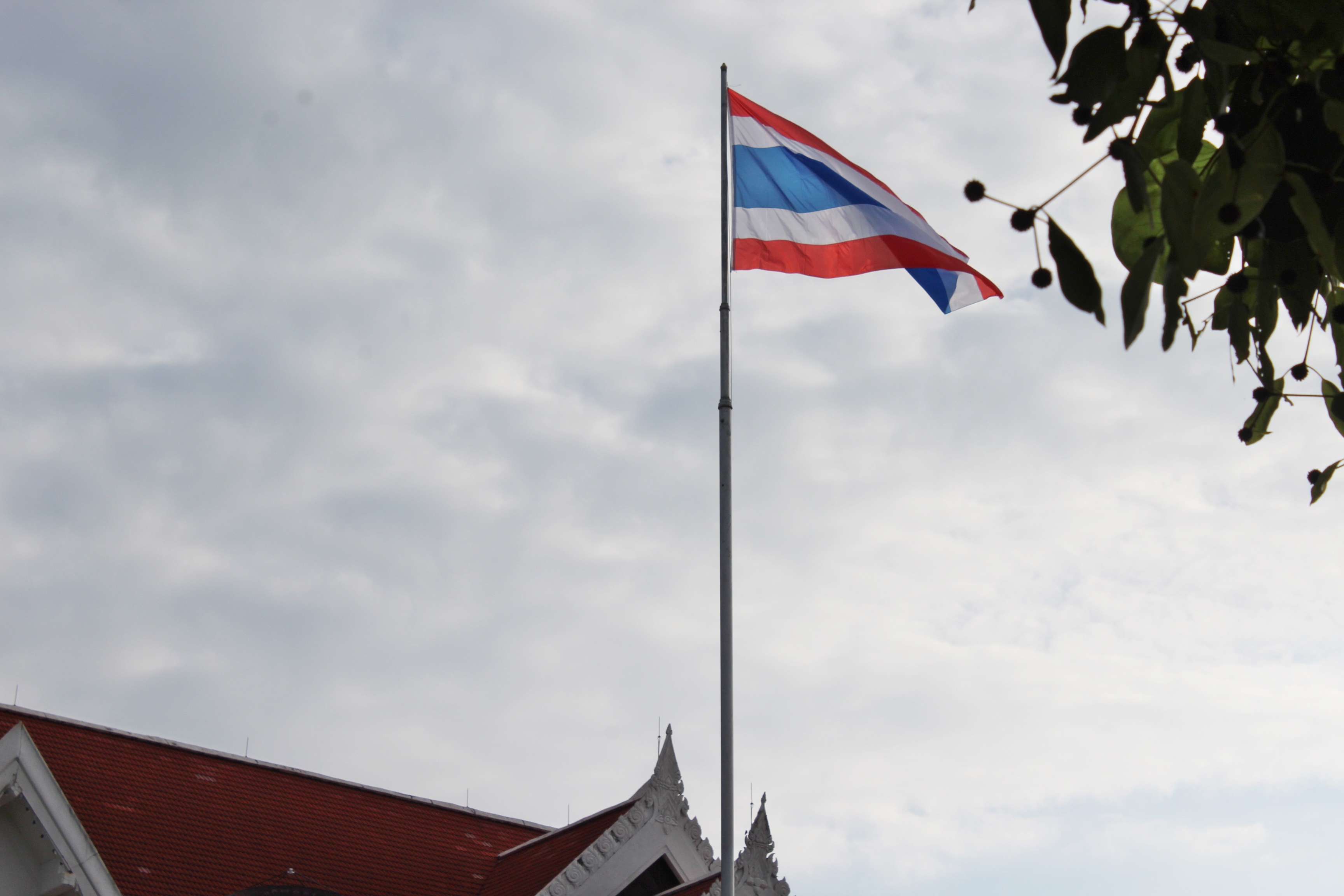 “พัฒนาชุมชนสุโขทัย ร่วมกิจกรรมเชิญธงชาติไทยและร้องเพลงชาติไทยเนื่องในวันพระราชทานธงชาติไทยครบรอบ 100 ปีธงชาติไทย”