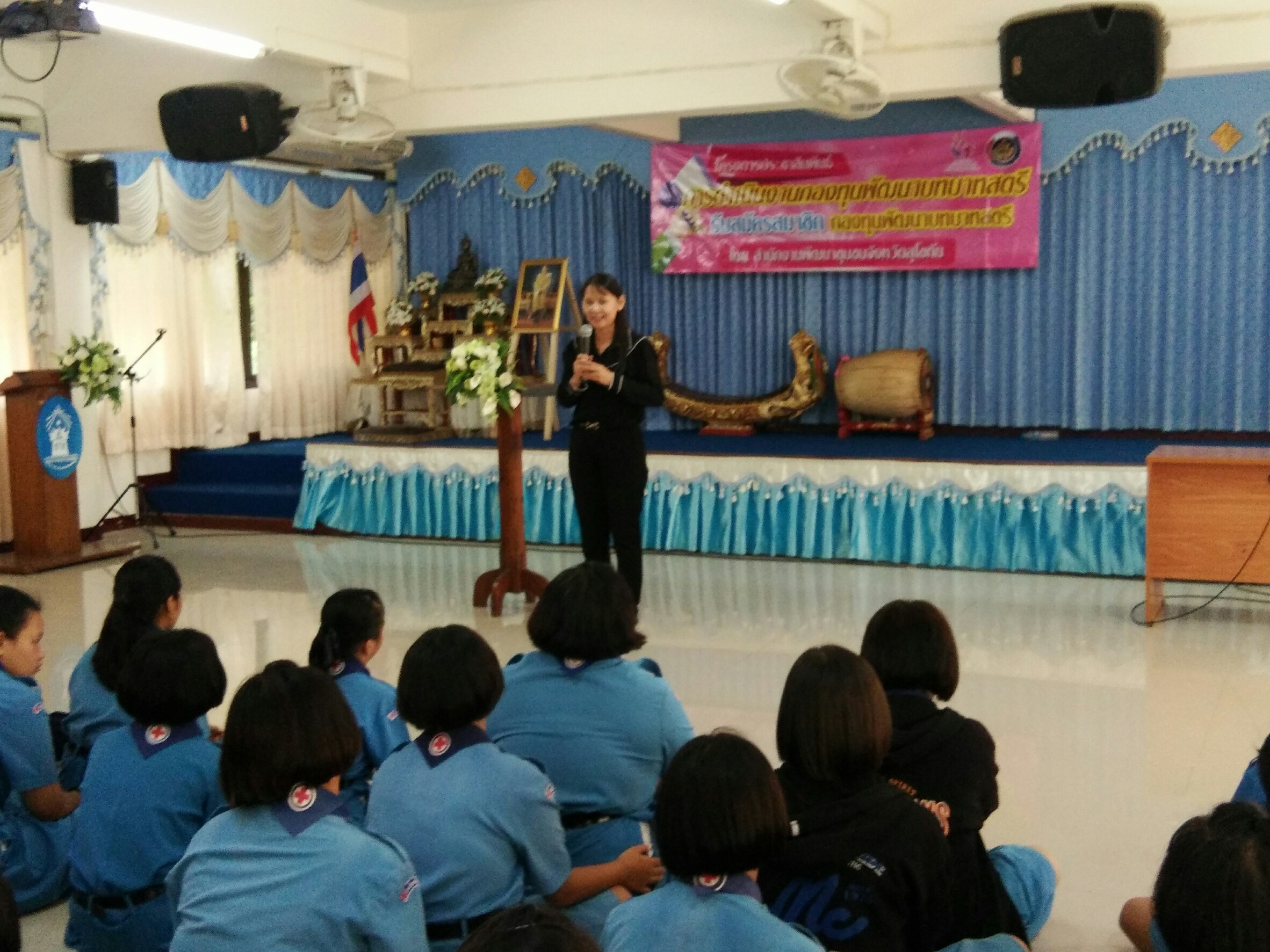 ประชาสัมพันธ์การดำเนินงานกองทุนพัฒนาบทบาทสตรี และรับสมัครสมาชิกกองทุนพัฒนาบทบาทสตรี โรงเรียนศรีนคร
