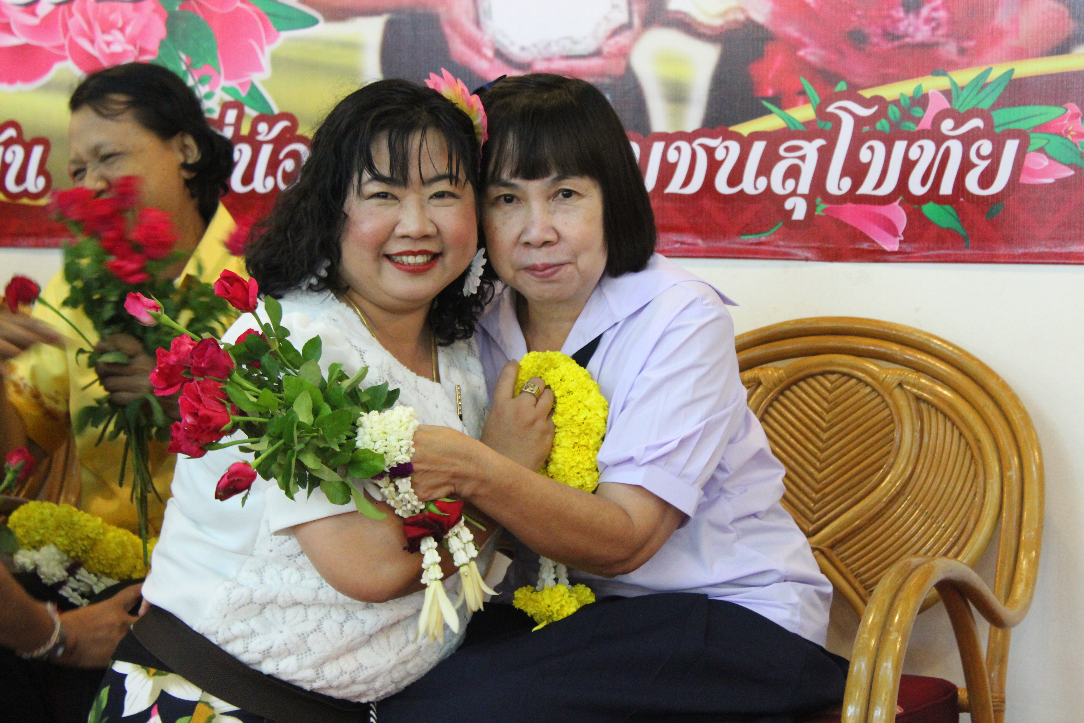 พัฒนาชุมชนสุโขทัย จัดงานกิจกรรมมุฑิตาจิตแด่ผู้เกษียณายุราชการ ปี 2560 “ร้อยรัก หลอมดวงใจ สานสายใยพัฒนาชุมชน”