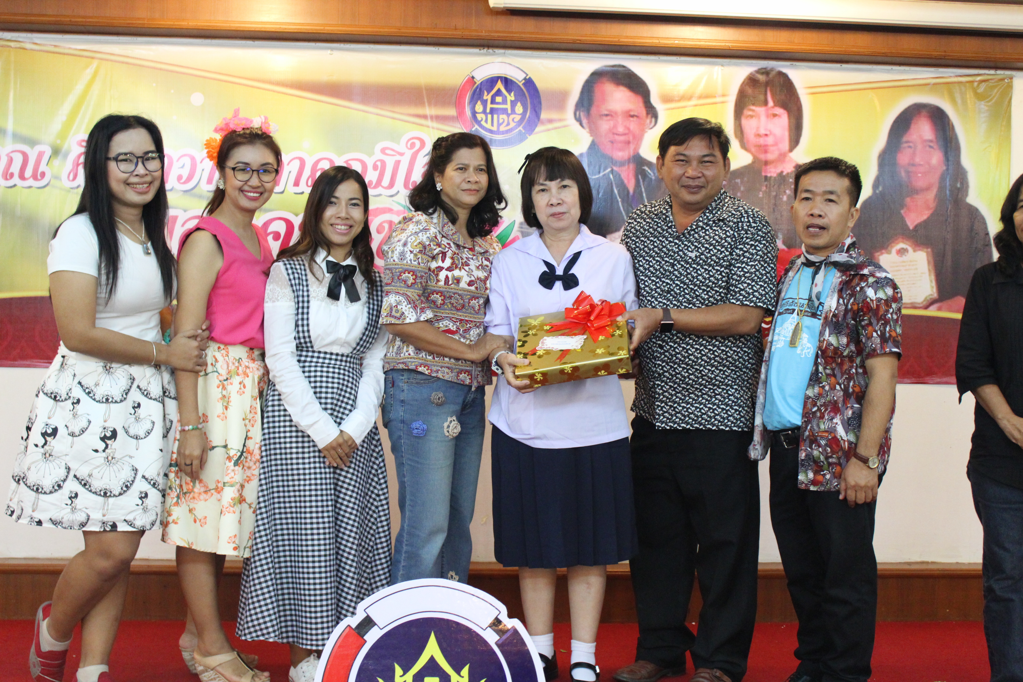 พัฒนาชุมชนสุโขทัย จัดงานกิจกรรมมุฑิตาจิตแด่ผู้เกษียณายุราชการ ปี 2560 “ร้อยรัก หลอมดวงใจ สานสายใยพัฒนาชุมชน”