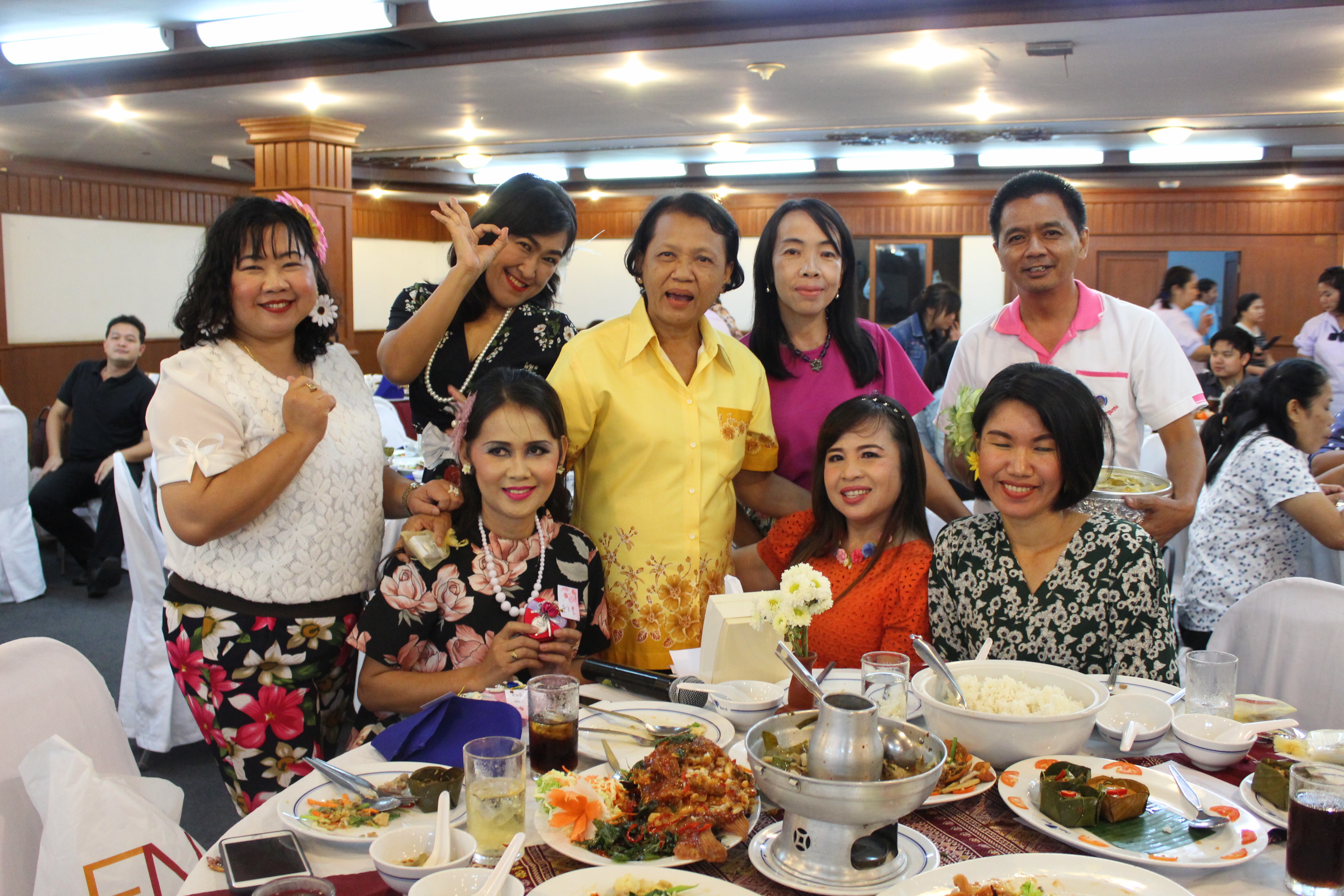 พัฒนาชุมชนสุโขทัย จัดงานกิจกรรมมุฑิตาจิตแด่ผู้เกษียณายุราชการ ปี 2560 “ร้อยรัก หลอมดวงใจ สานสายใยพัฒนาชุมชน”