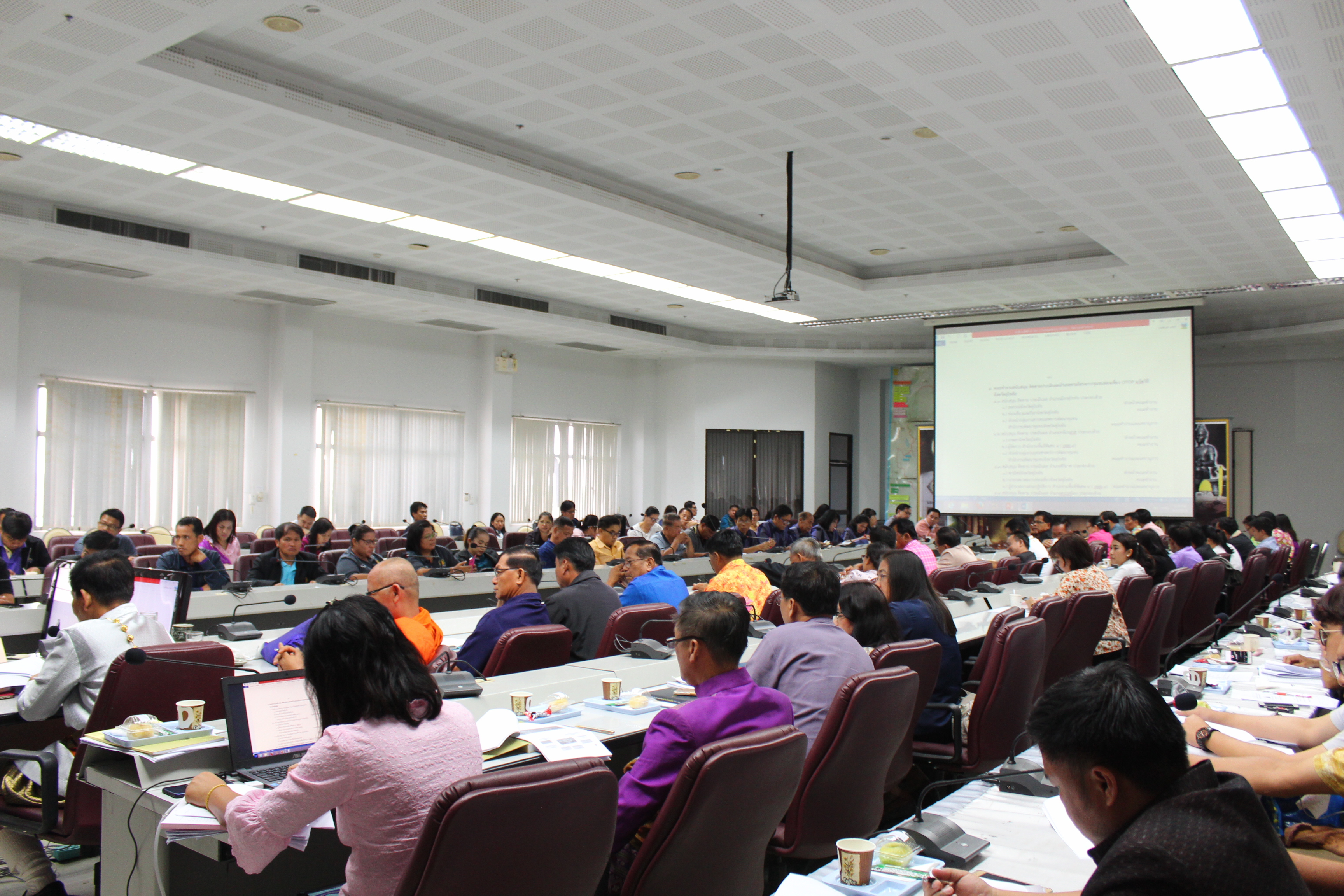 วันที่ 17 เมษายน 2561 เวลา 09.00 น. นายชัชพงศ์ เอมะสุวรรณ รองผู้ว่าราชการจังหวัดสุโขทัย เป็นประธานการประชุมคณะกรรมการขับเคลื่อนโครงการชุมชนท่องที่ยว OTOP นวัตวิถีจังหวัดสุโขทัย และคณะกรรมการกองทุนหมู่บ้านและชุมชนเมืองแห่งชาติ ระดับตำบล