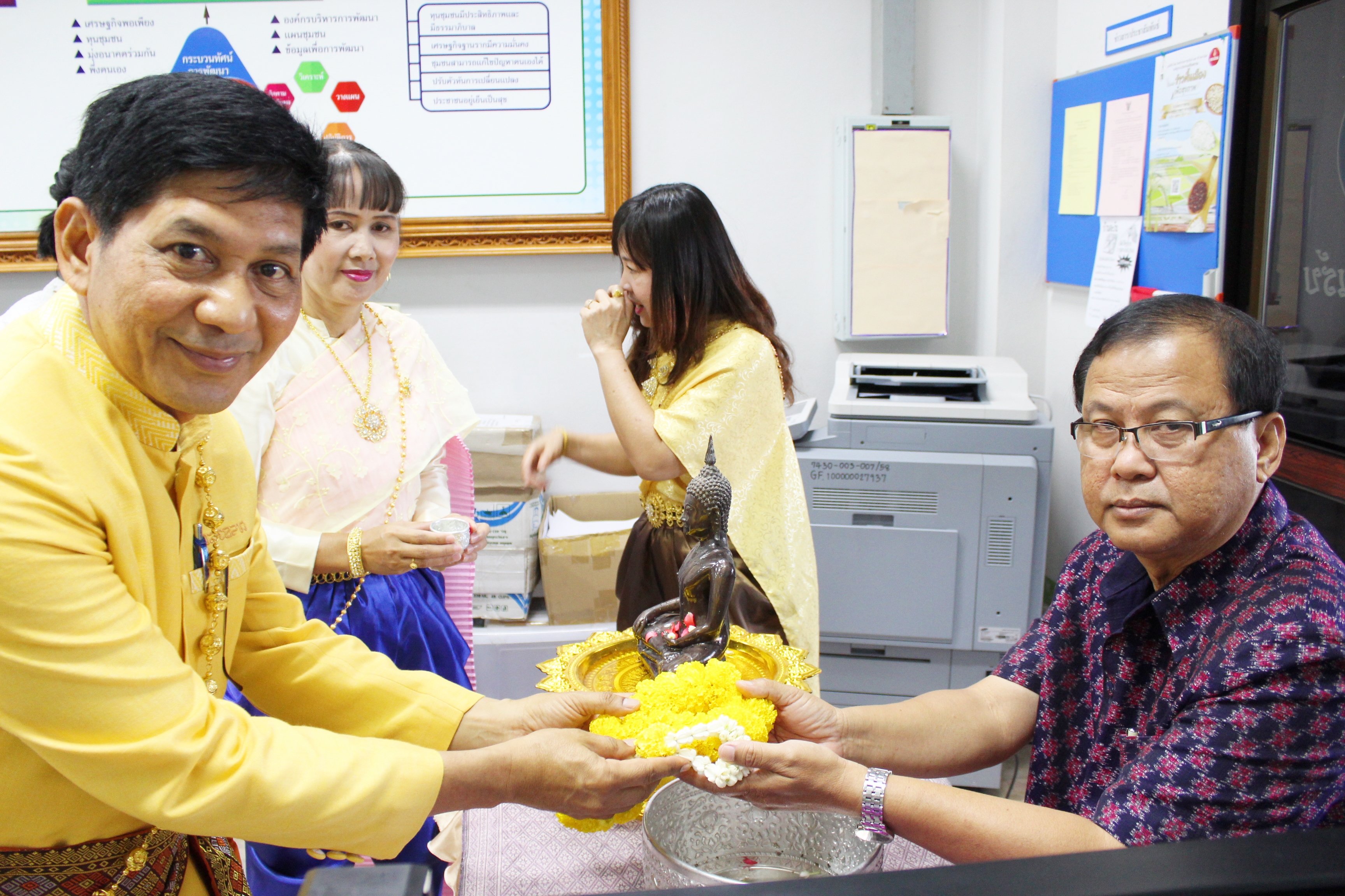 ดร.ไพศาล สุขปัญญา  ผู้ตรวจราชการกรมการพัฒนาชุมชน เขตตรวจราชการที่ 17และ 18 เป็นประธานการประชุมให้คำปรึกษาหารือแนวทางการขับเคลื่อนโครงการ และกิจกรรมต่างๆ เช่น โครงการท่องเที่ยวชุมชนท่องที่ยว OTOP นวัตวิถีของจังหวัดสุโขทัย